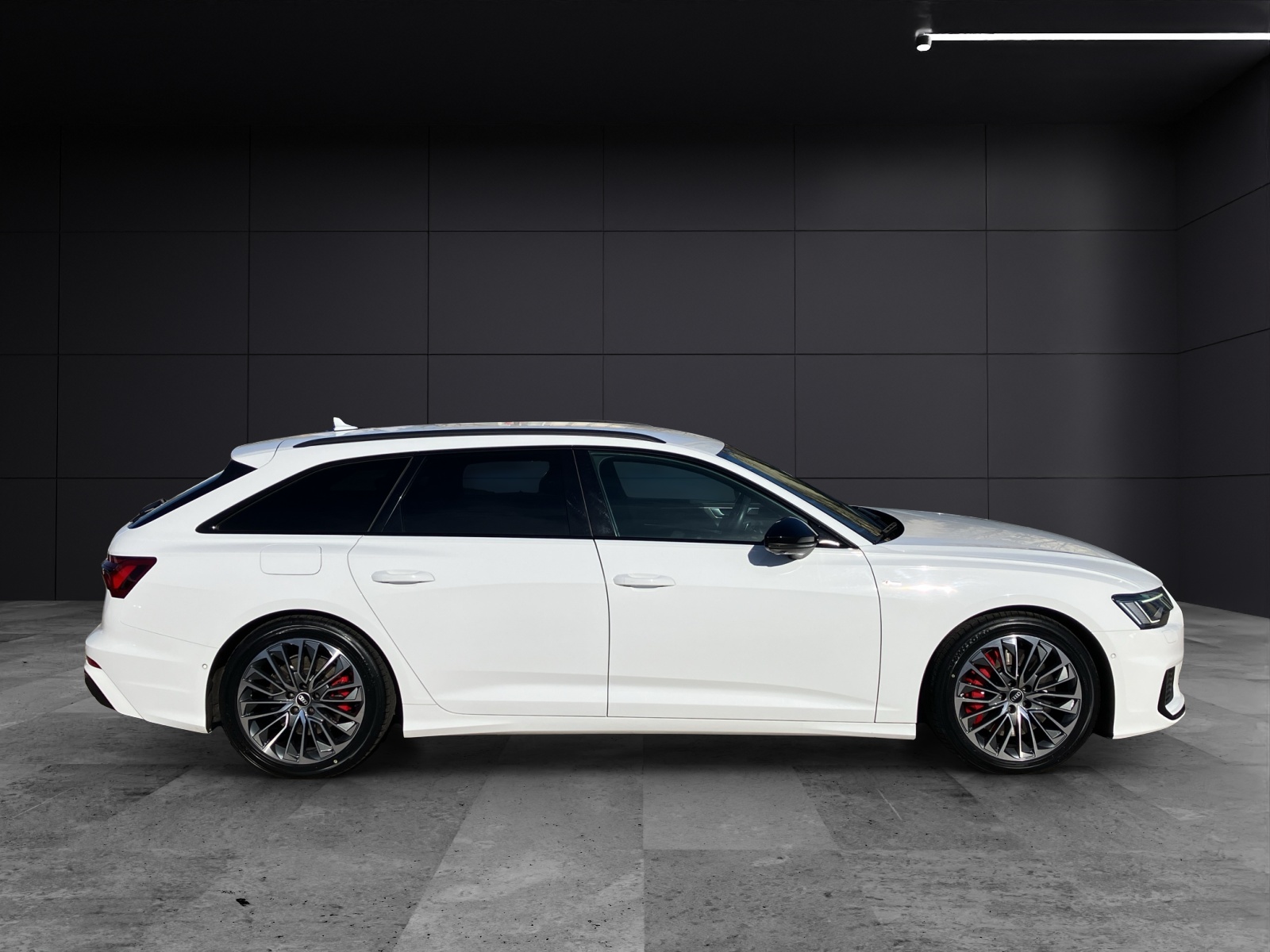 Fahrzeugabbildung Audi A6 Avant 55 TFSI e Q sport S line MATRIX ACC AHK 19