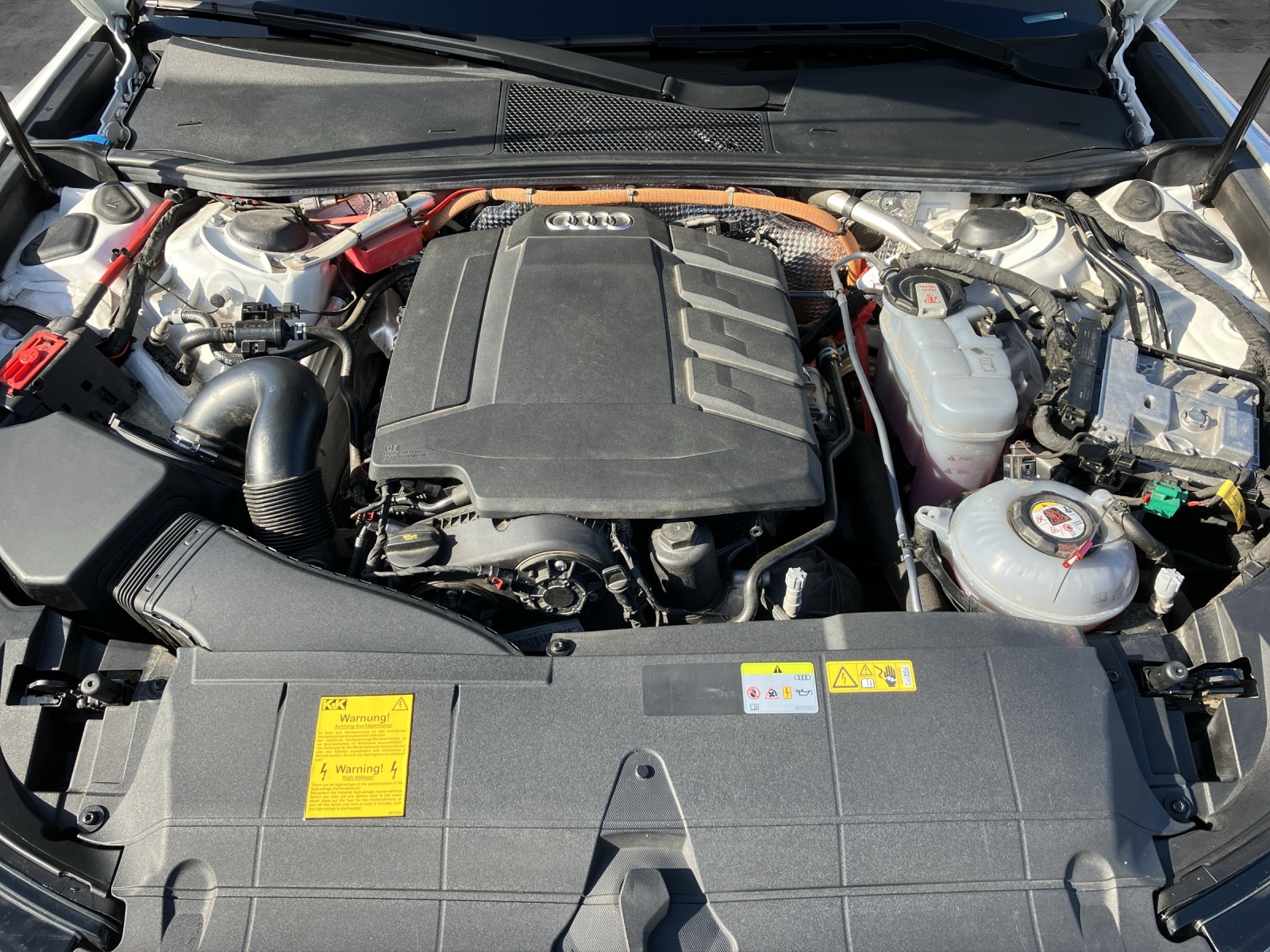 Fahrzeugabbildung Audi A6 Avant 55 TFSI e Q sport S line MATRIX ACC AHK 19