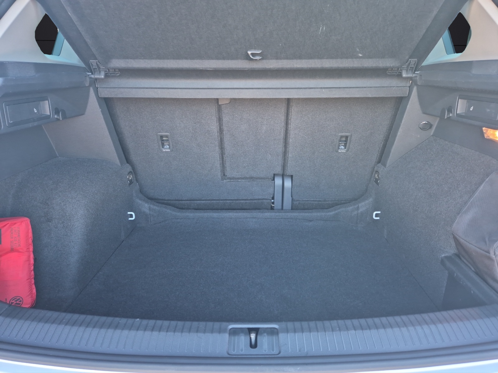 Fahrzeugabbildung Volkswagen Tiguan TDI Elegance DSG 4M Matrix AID Pano ACC PDC SH 18