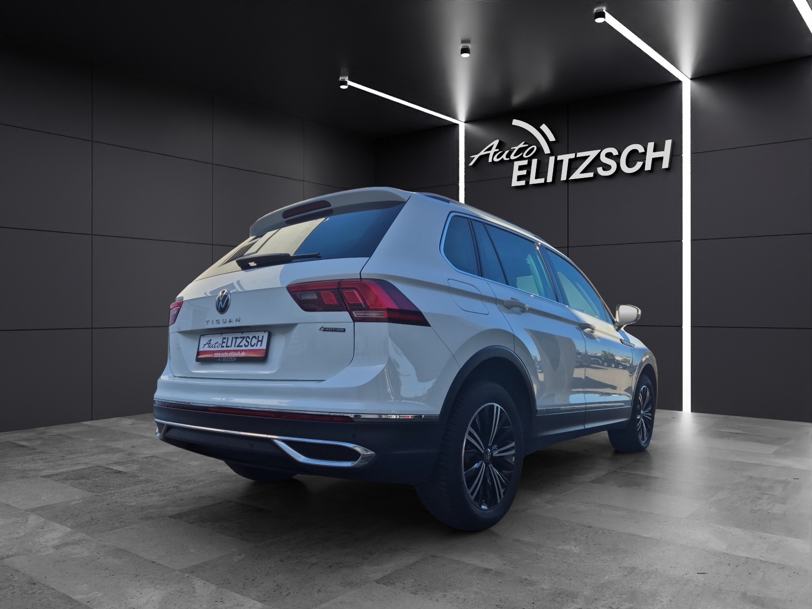 Fahrzeugabbildung Volkswagen Tiguan TDI Elegance DSG 4M Matrix AID Pano ACC PDC SH 18