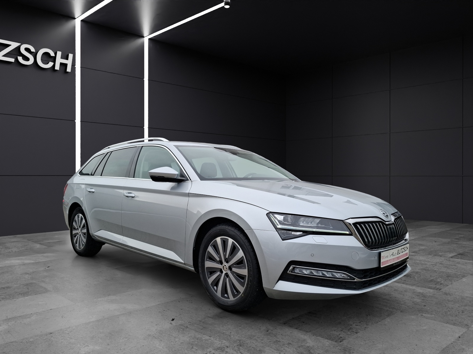 Fahrzeugabbildung SKODA Superb Combi TDI Style DSG Standhzg. Matrix Navi Leder AID ACC SH