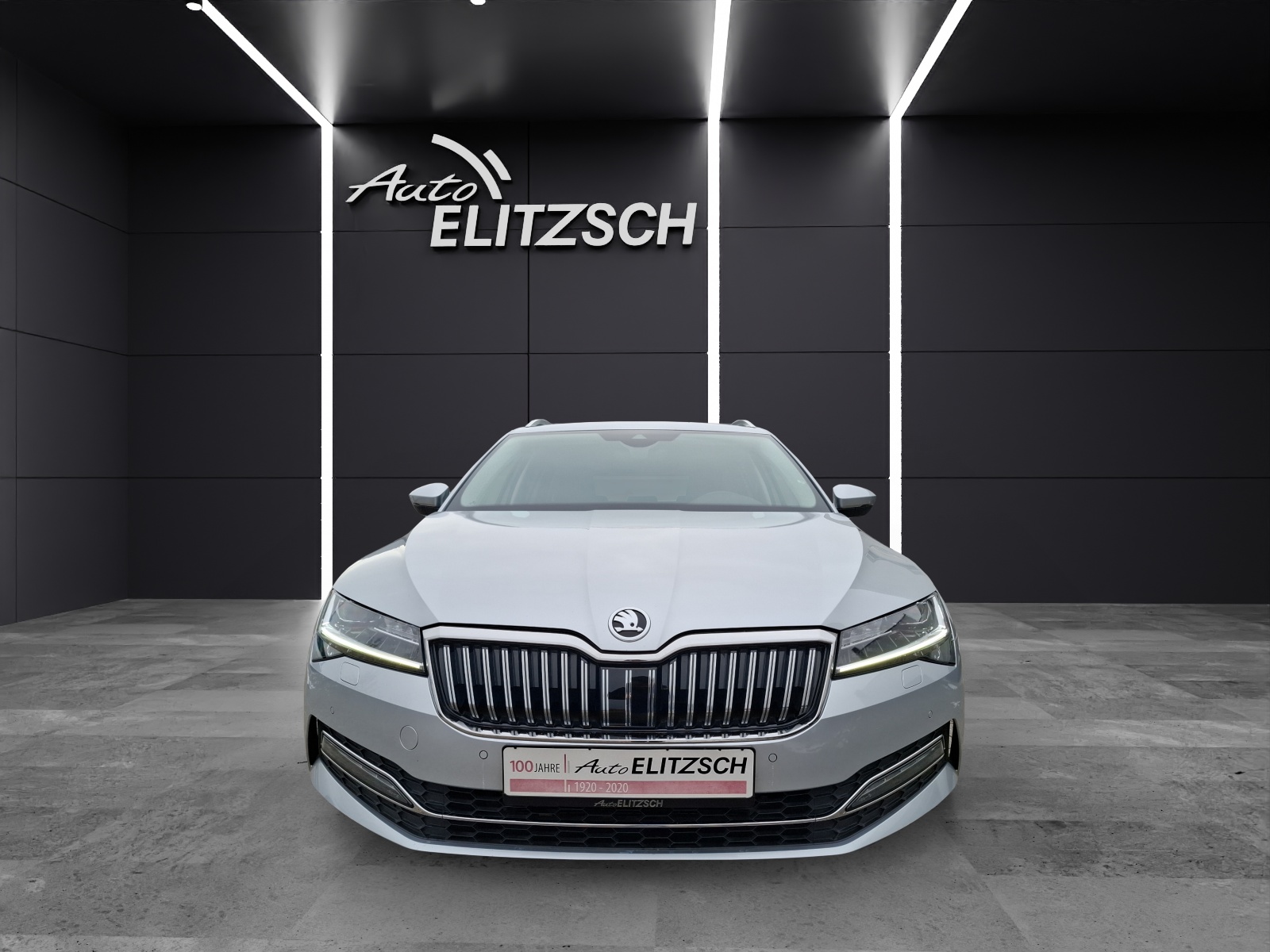 Fahrzeugabbildung SKODA Superb Combi TDI Style DSG Standhzg. Matrix Navi Leder AID ACC SH