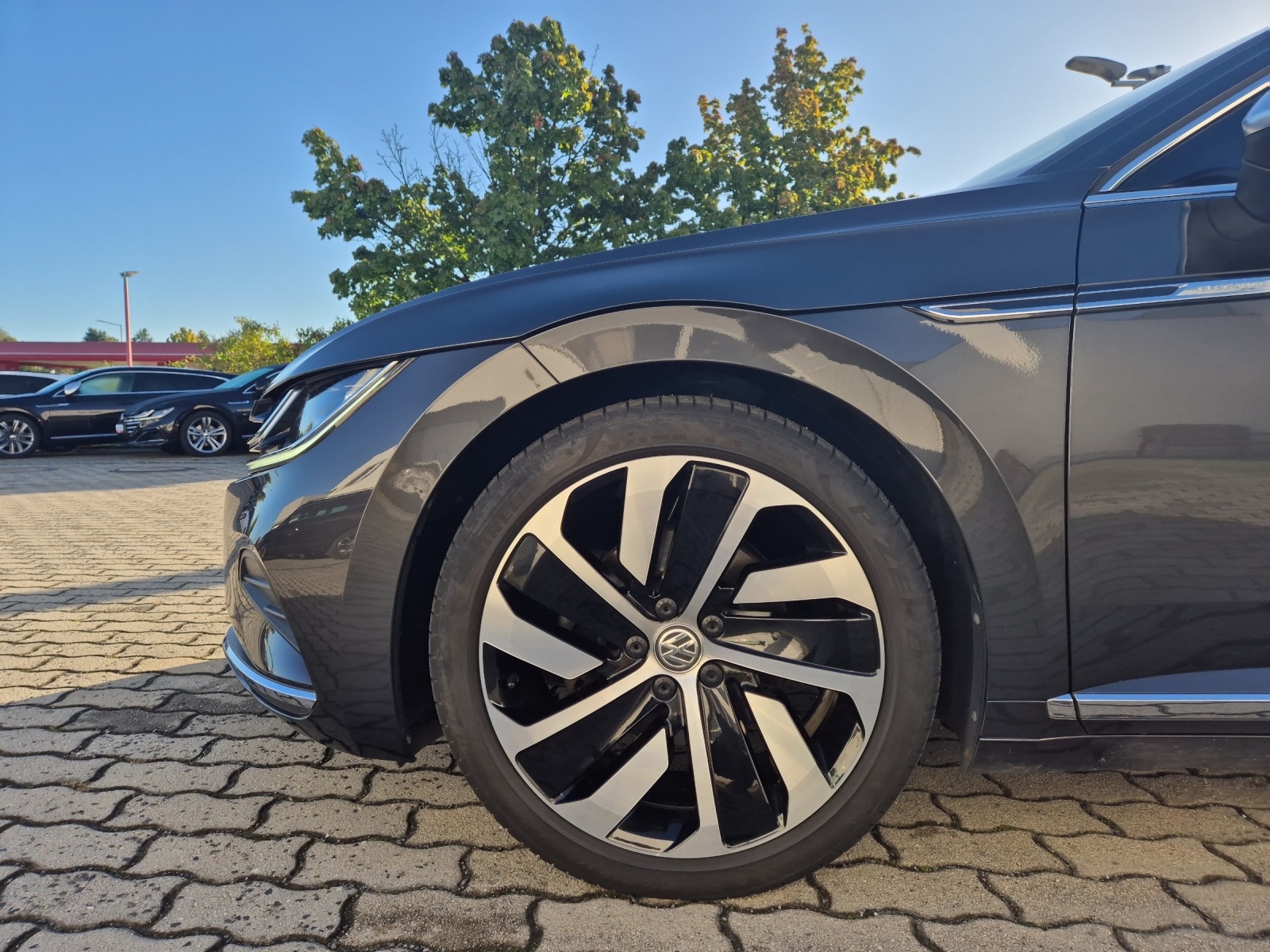 Fahrzeugabbildung Volkswagen Arteon SB TDI Elegance DSG 4M LED AHK Navi AID ACC SH 19