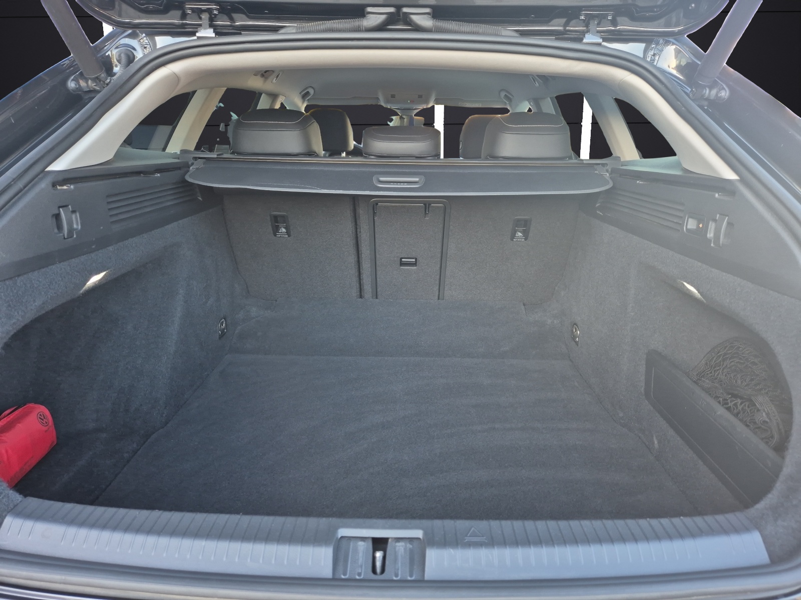 Fahrzeugabbildung Volkswagen Arteon SB TDI Elegance DSG 4M LED AHK Navi AID ACC SH 19