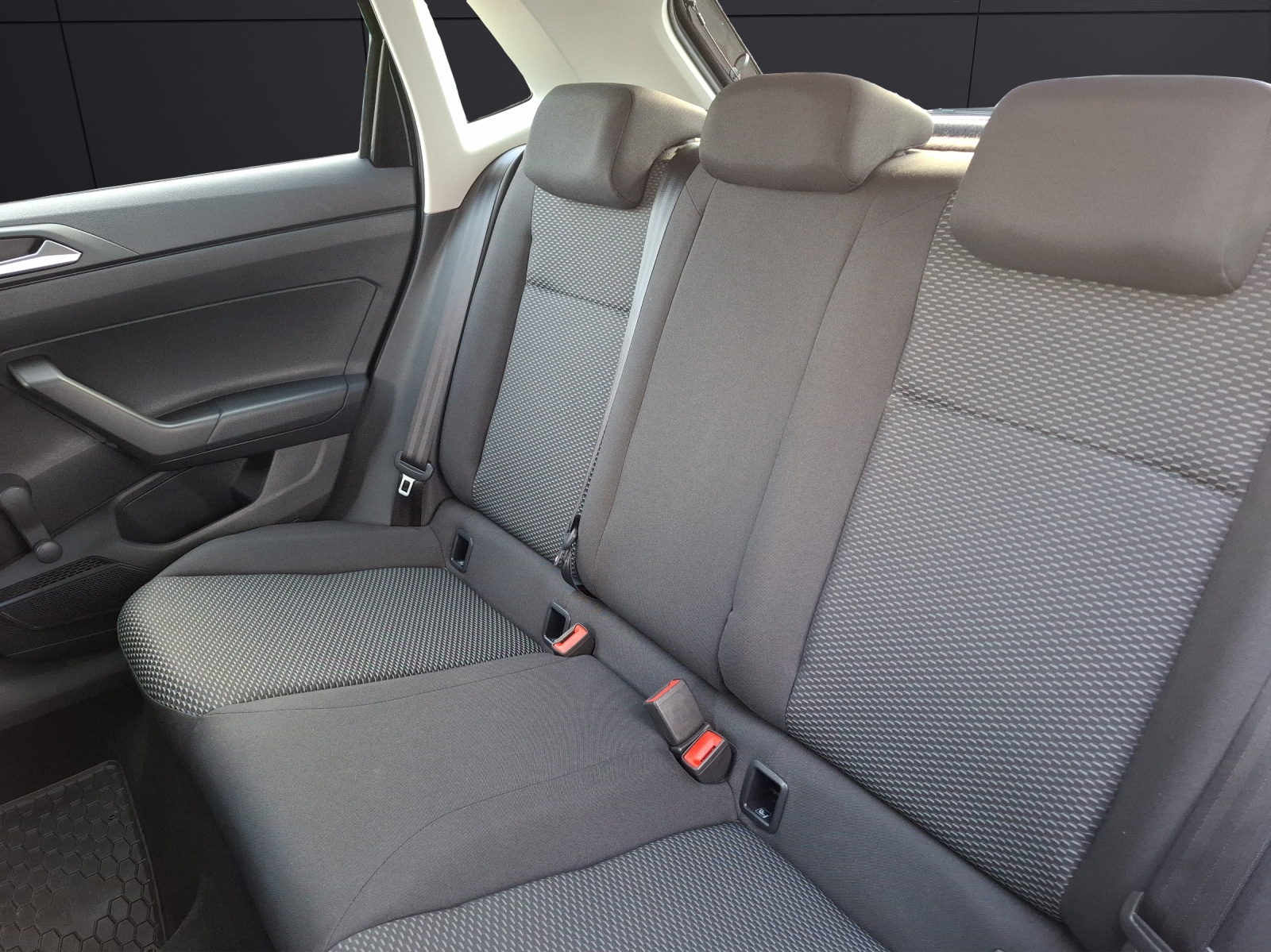 Fahrzeugabbildung Volkswagen Polo 1.0 Trendline Klima DAB SH