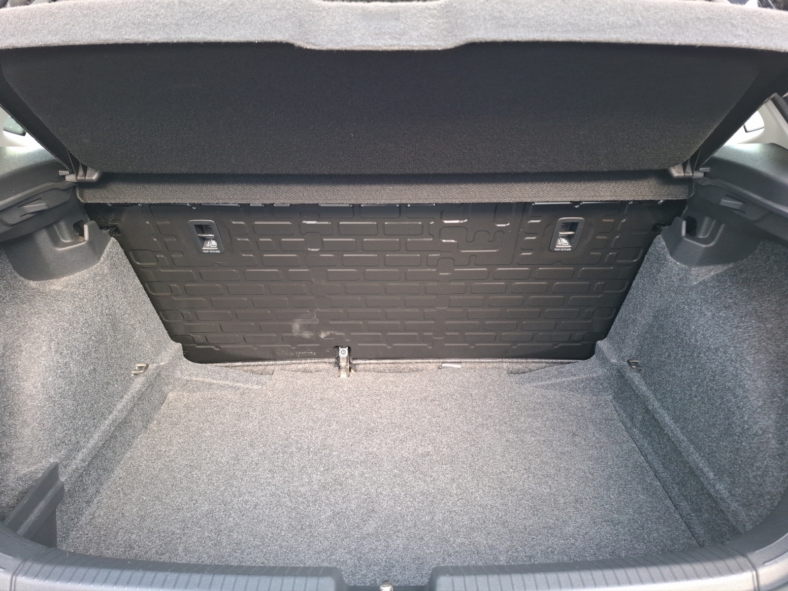 Fahrzeugabbildung Volkswagen Polo 1.0 Trendline Klima DAB SH