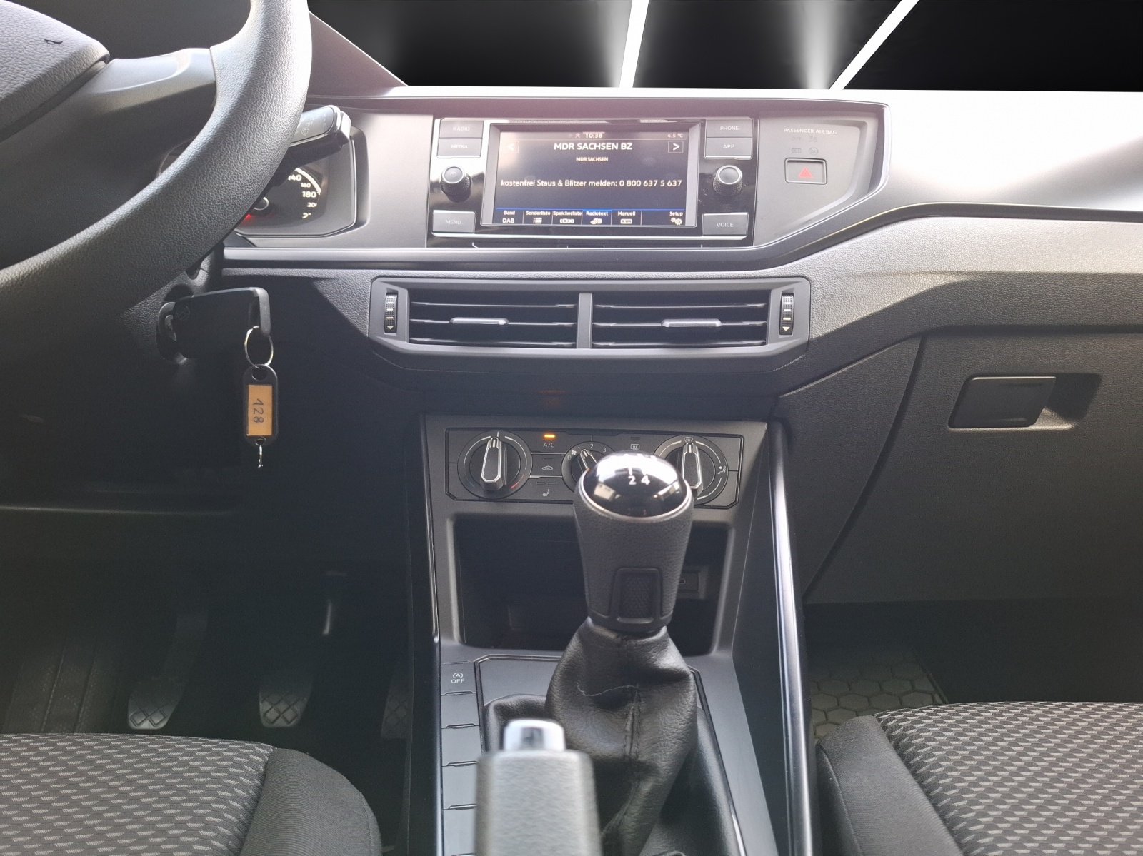 Fahrzeugabbildung Volkswagen Polo 1.0 Trendline Klima DAB SH