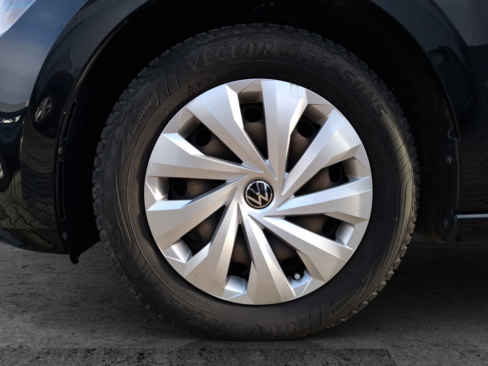 Fahrzeugabbildung Volkswagen Polo 1.0 Trendline Klima DAB SH