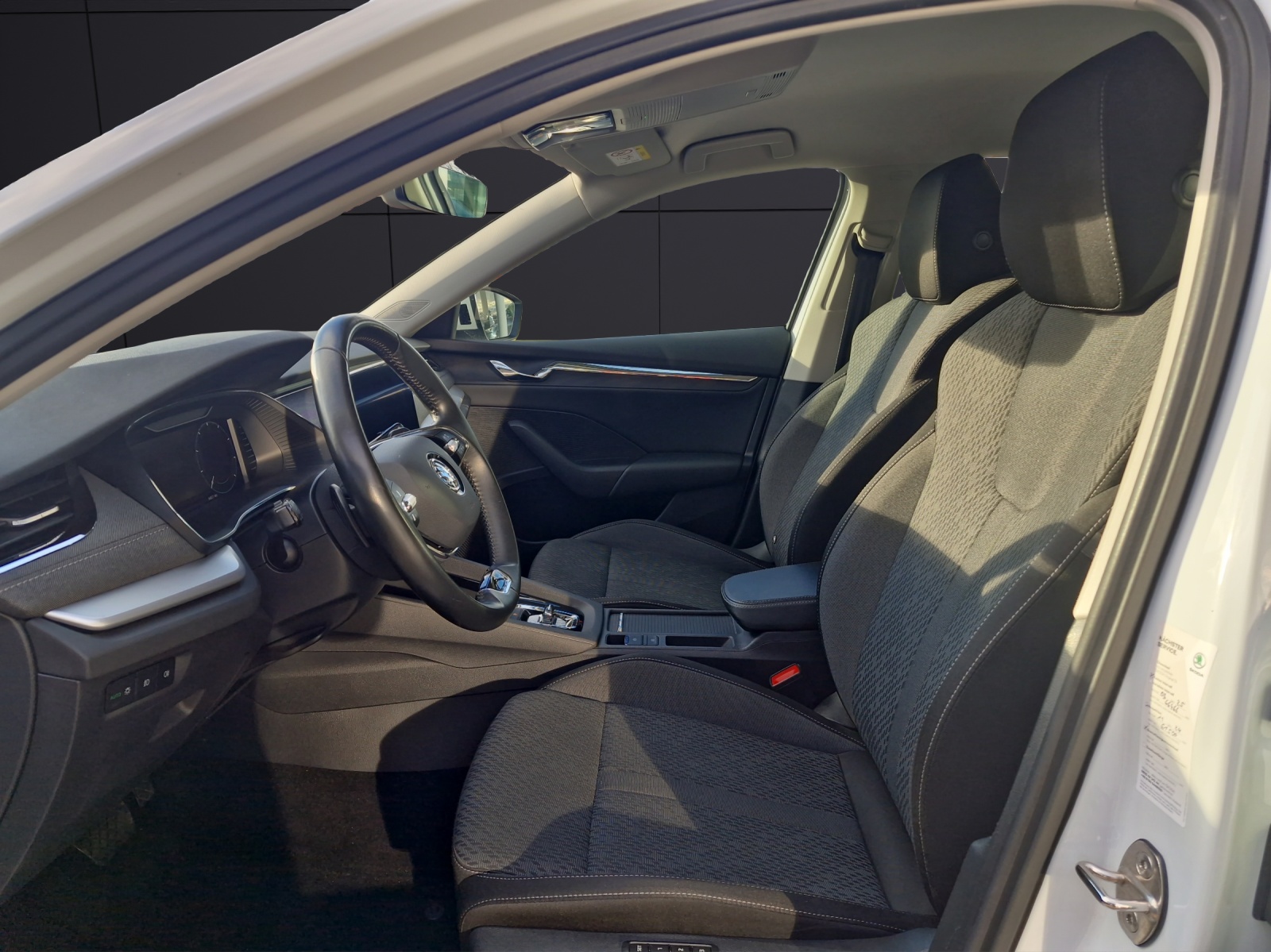 Fahrzeugabbildung SKODA Octavia Combi First Edition iV 1.4 TSI DSG KLIMA LED KAMERA