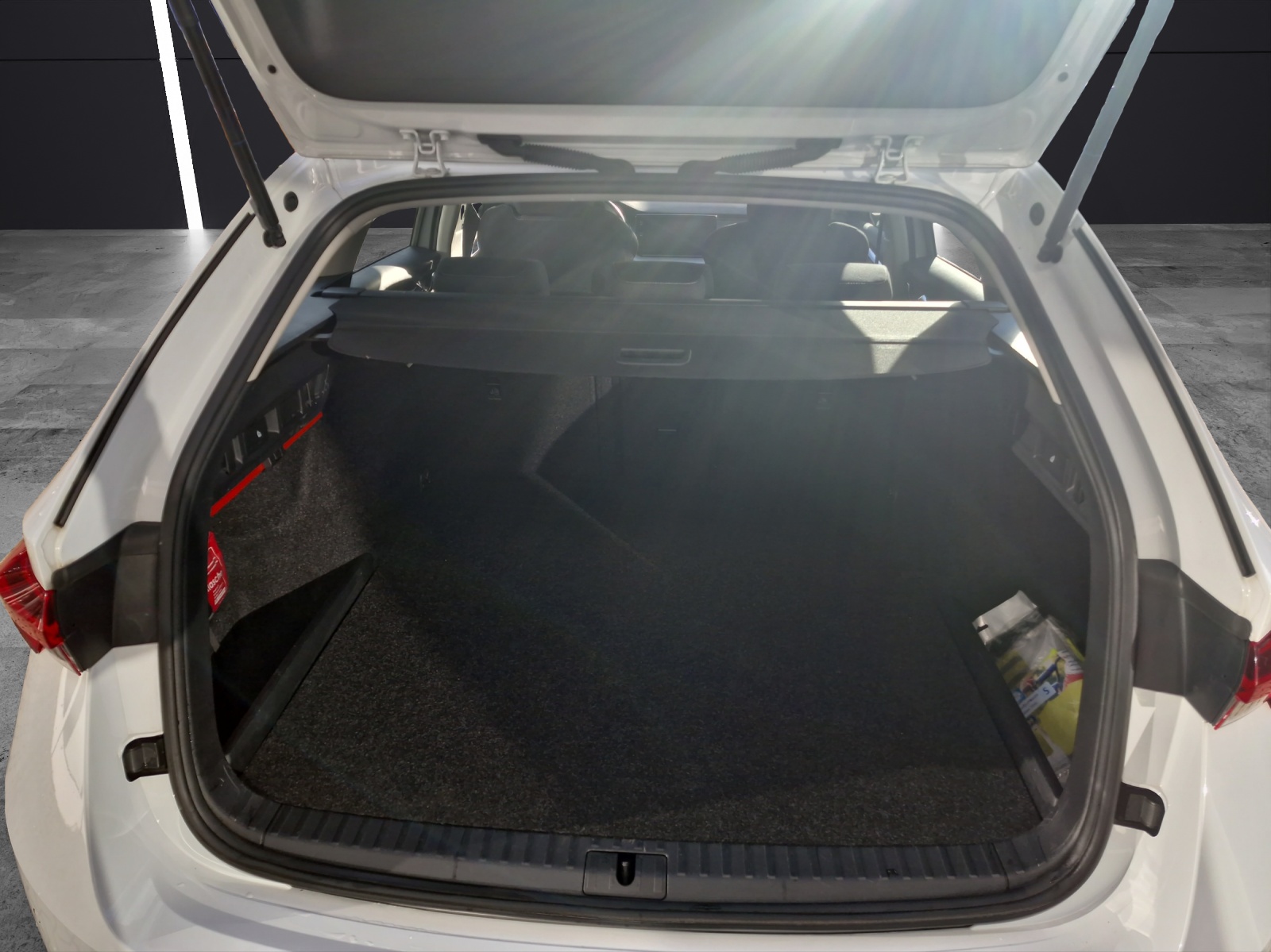 Fahrzeugabbildung SKODA Octavia Combi First Edition iV 1.4 TSI DSG KLIMA LED KAMERA