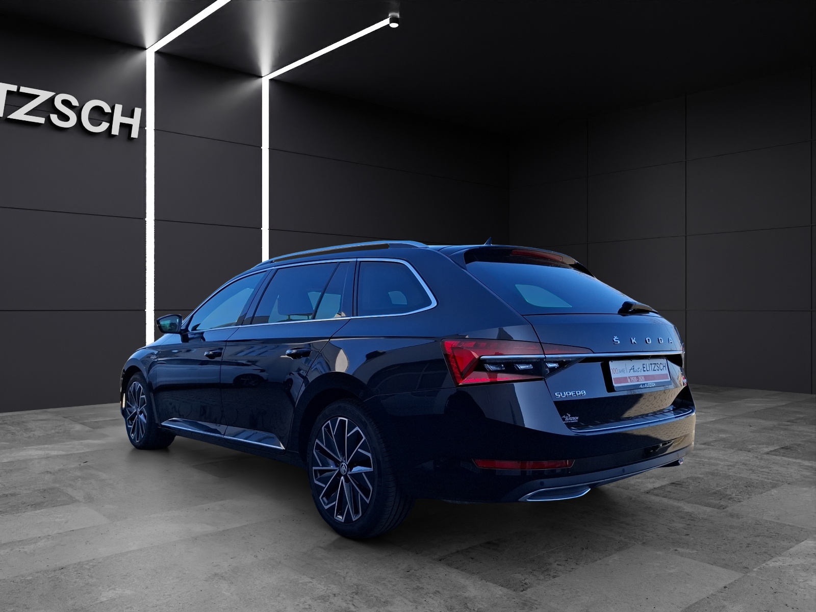Fahrzeugabbildung SKODA Superb Combi TDI L&K DSG 4x4, STH Matrix Návi AID ACC 360° Leder 18