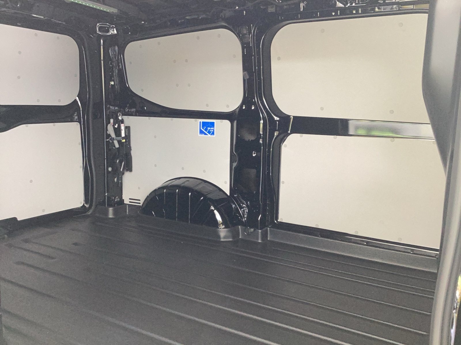 Fahrzeugabbildung Volkswagen T7 Transporter Kasten TDI 81 kW KR PDK LANE ASSIST