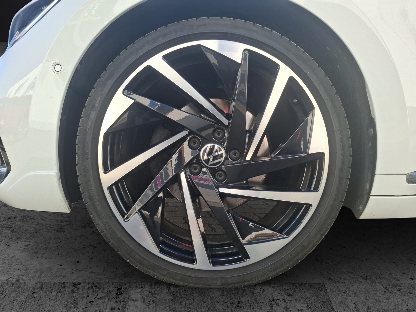 Fahrzeugabbildung Volkswagen Arteon SB TDI R-Line DSG 4M LED AHK Navi AID ACC RFK SH 20