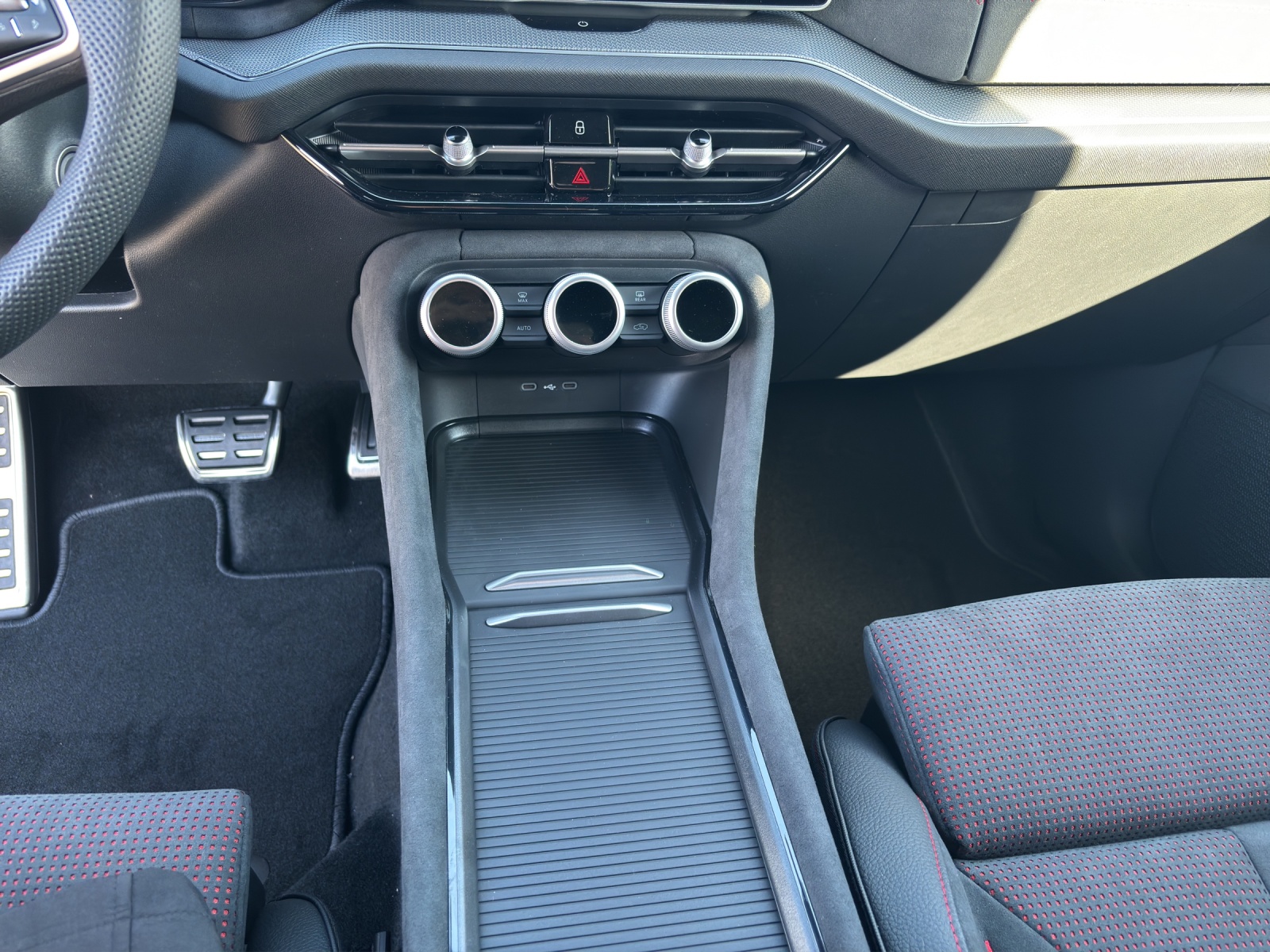 Fahrzeugabbildung SKODA Kodiaq RS 2.0 TSI 4x4 AHZ HUD MATRIX DCC