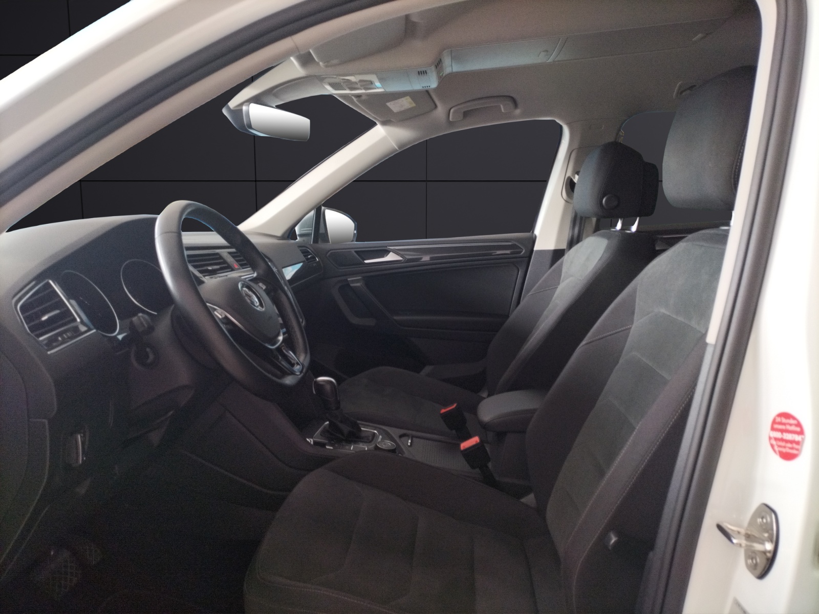 Fahrzeugabbildung Volkswagen Tiguan Allspace Highline 4M TDI DSG LED ACC AHK SHZ PDC Navi