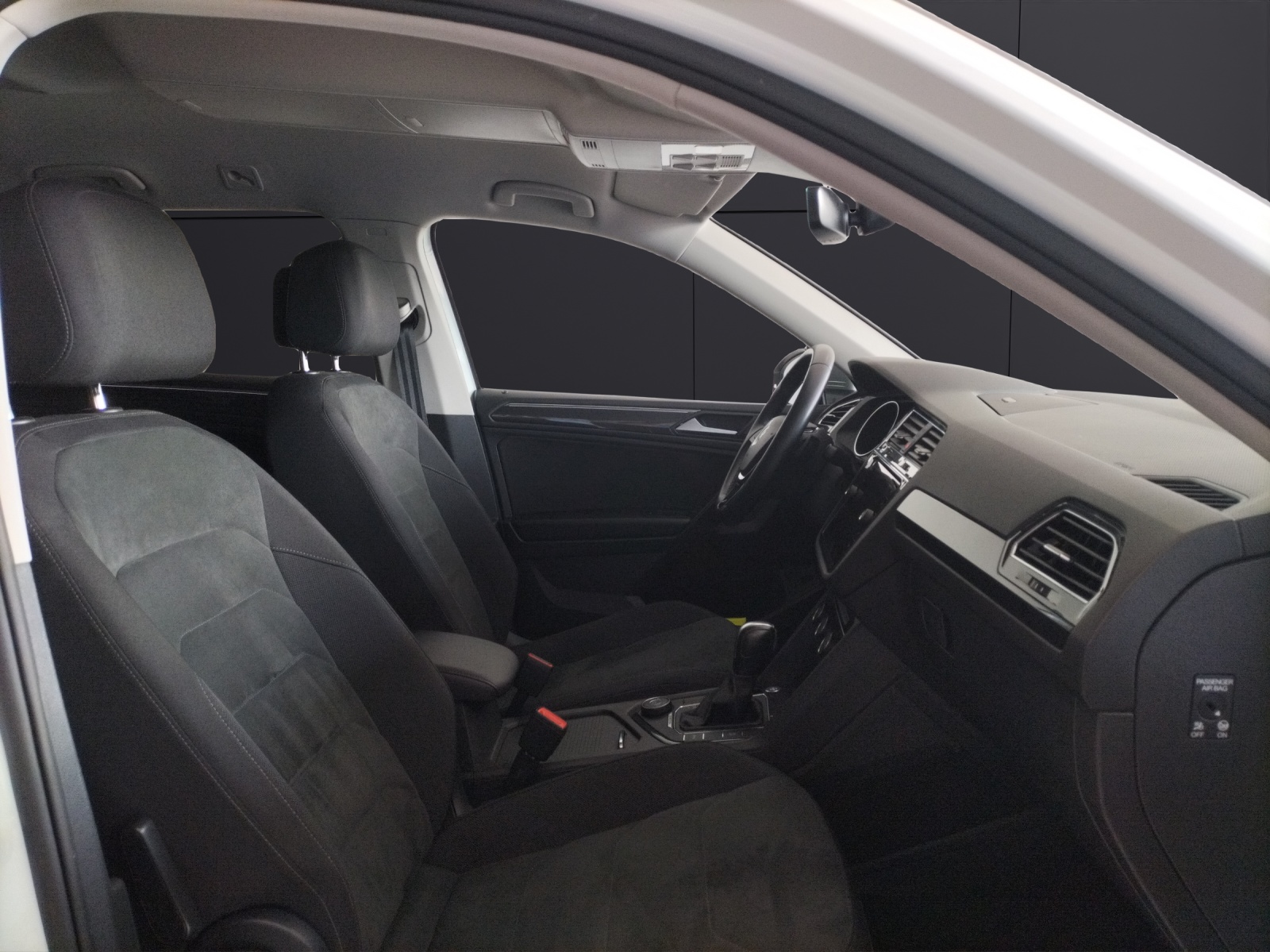 Fahrzeugabbildung Volkswagen Tiguan Allspace Highline 4M TDI DSG LED ACC AHK SHZ PDC Navi