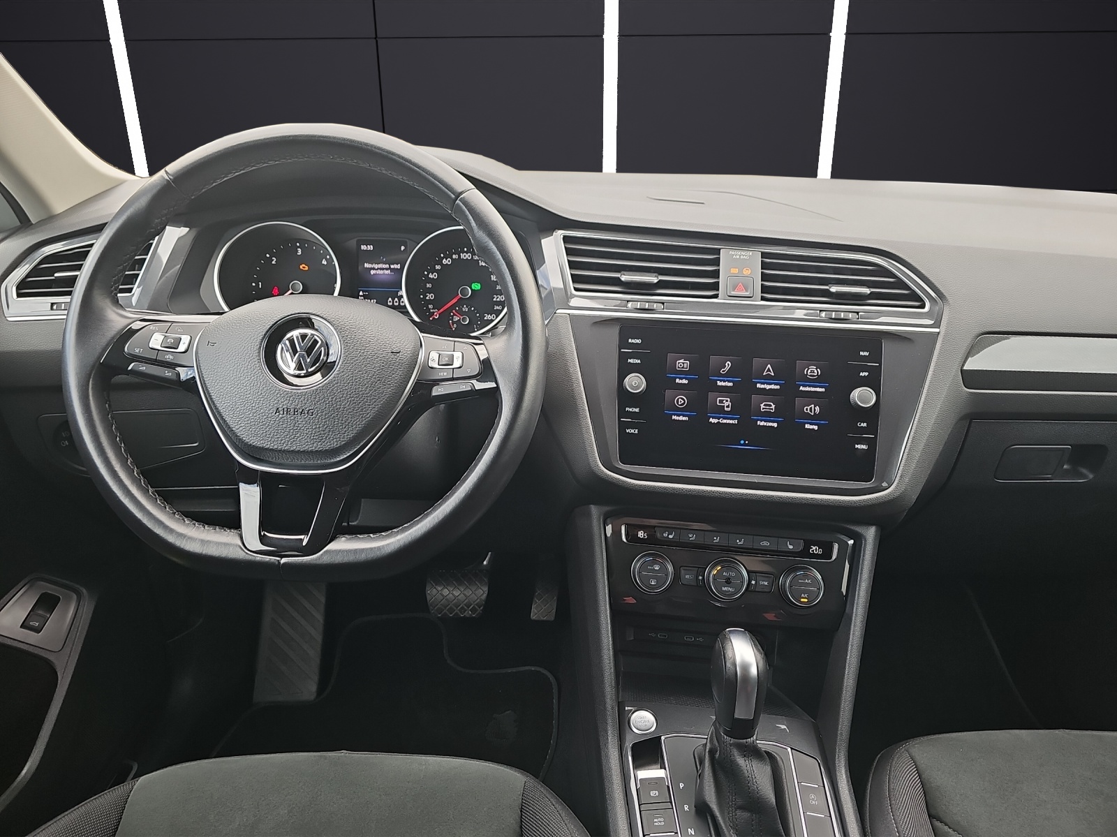 Fahrzeugabbildung Volkswagen Tiguan Allspace Highline 4M TDI DSG LED ACC AHK SHZ PDC Navi