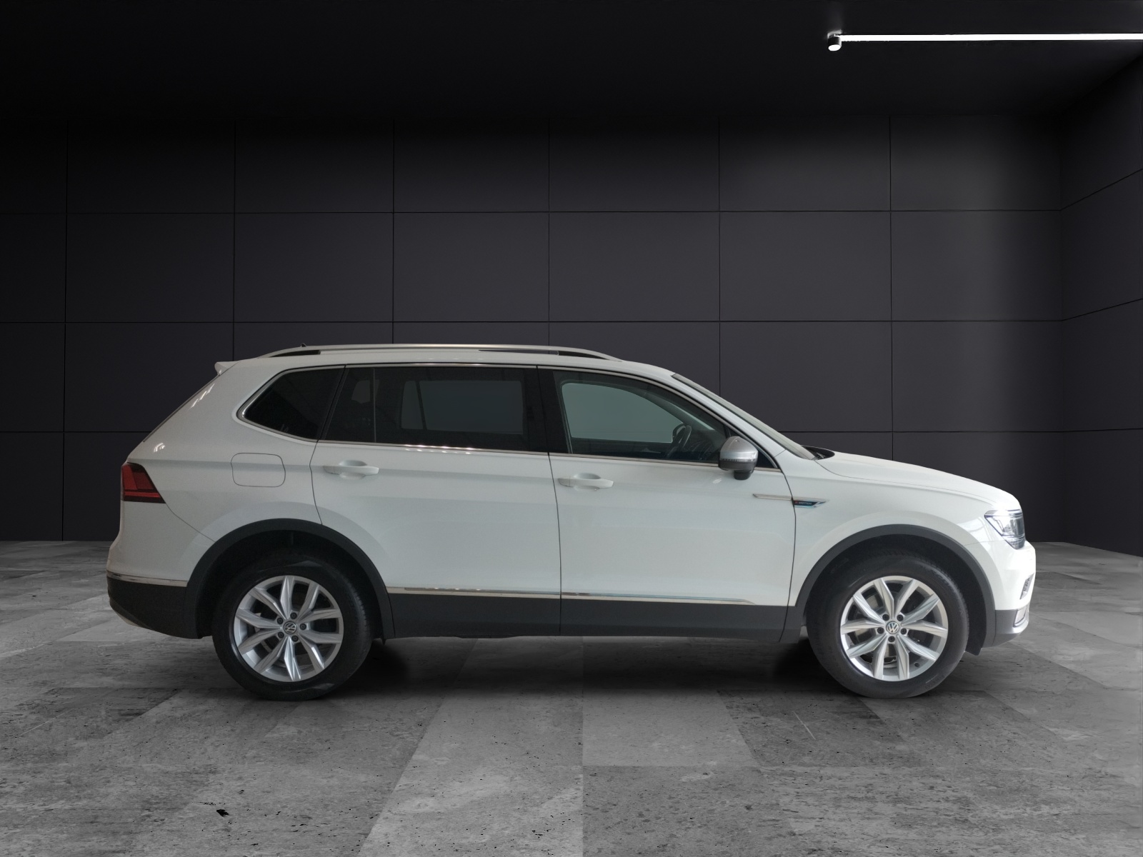 Fahrzeugabbildung Volkswagen Tiguan Allspace Highline 4M TDI DSG LED ACC AHK SHZ PDC Navi