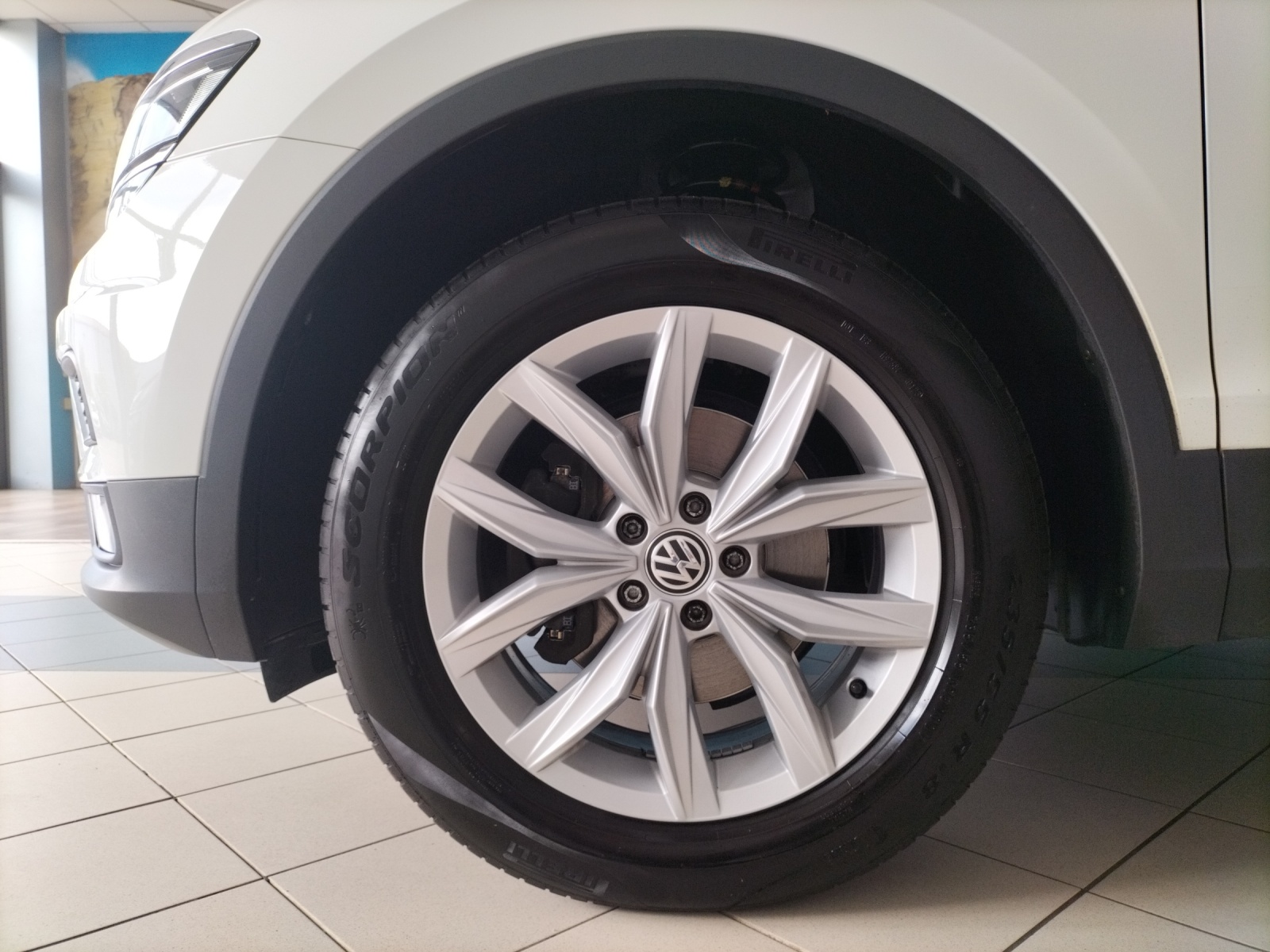 Fahrzeugabbildung Volkswagen Tiguan Allspace Highline 4M TDI DSG LED ACC AHK SHZ PDC Navi