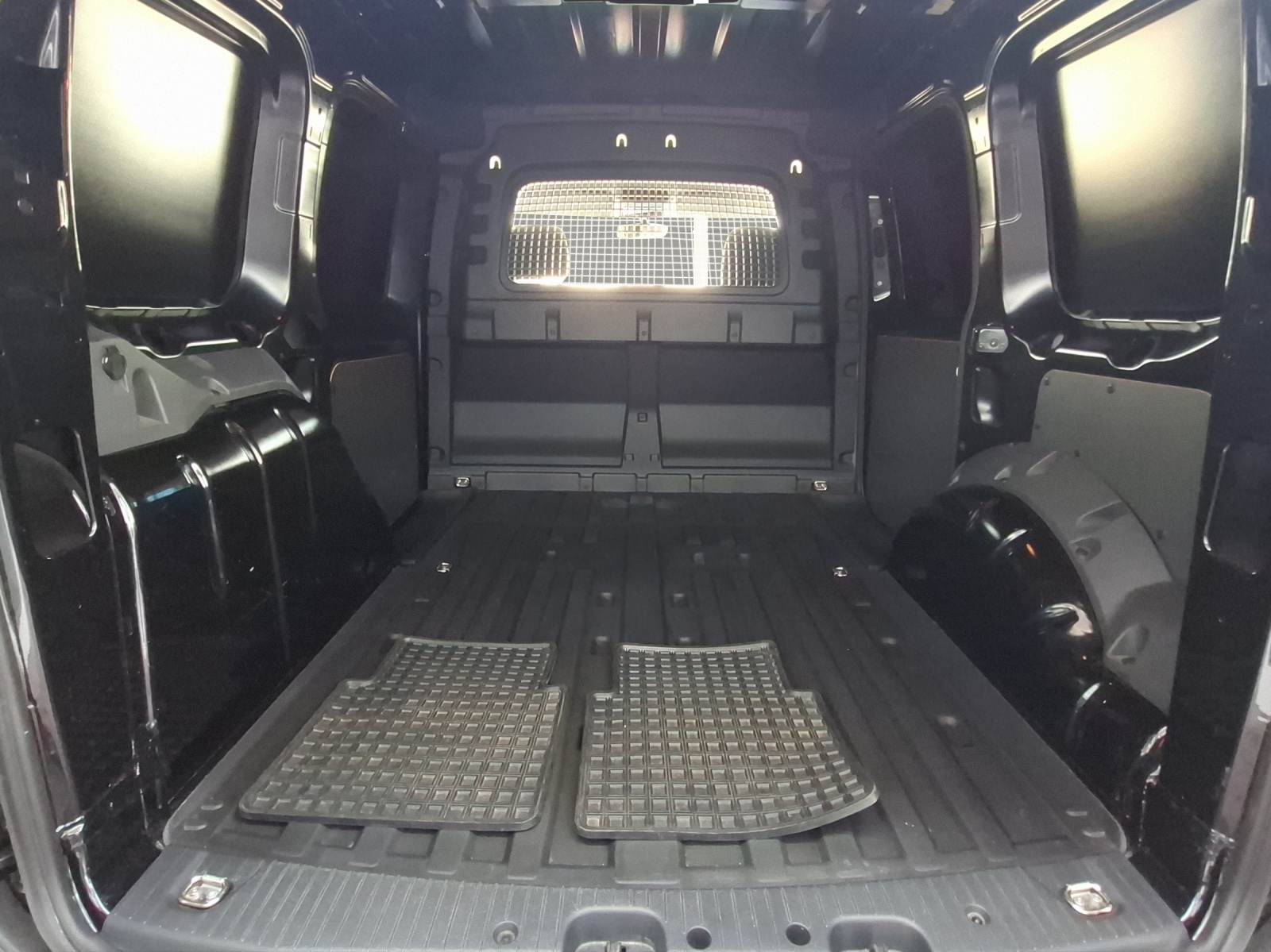 Fahrzeugabbildung Volkswagen Caddy TSI Kasten EcoProfi Klima DAB PDC