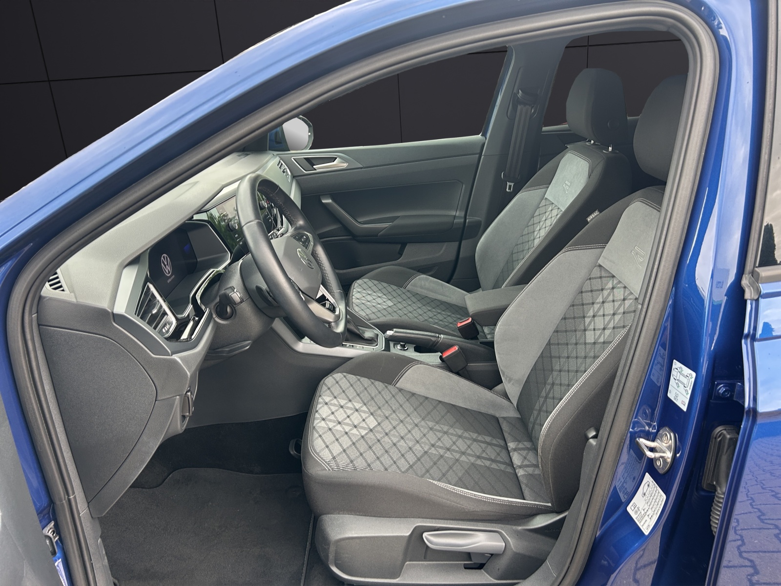 Fahrzeugabbildung Volkswagen Taigo DSG R-Line MATRIX ACC Kamera