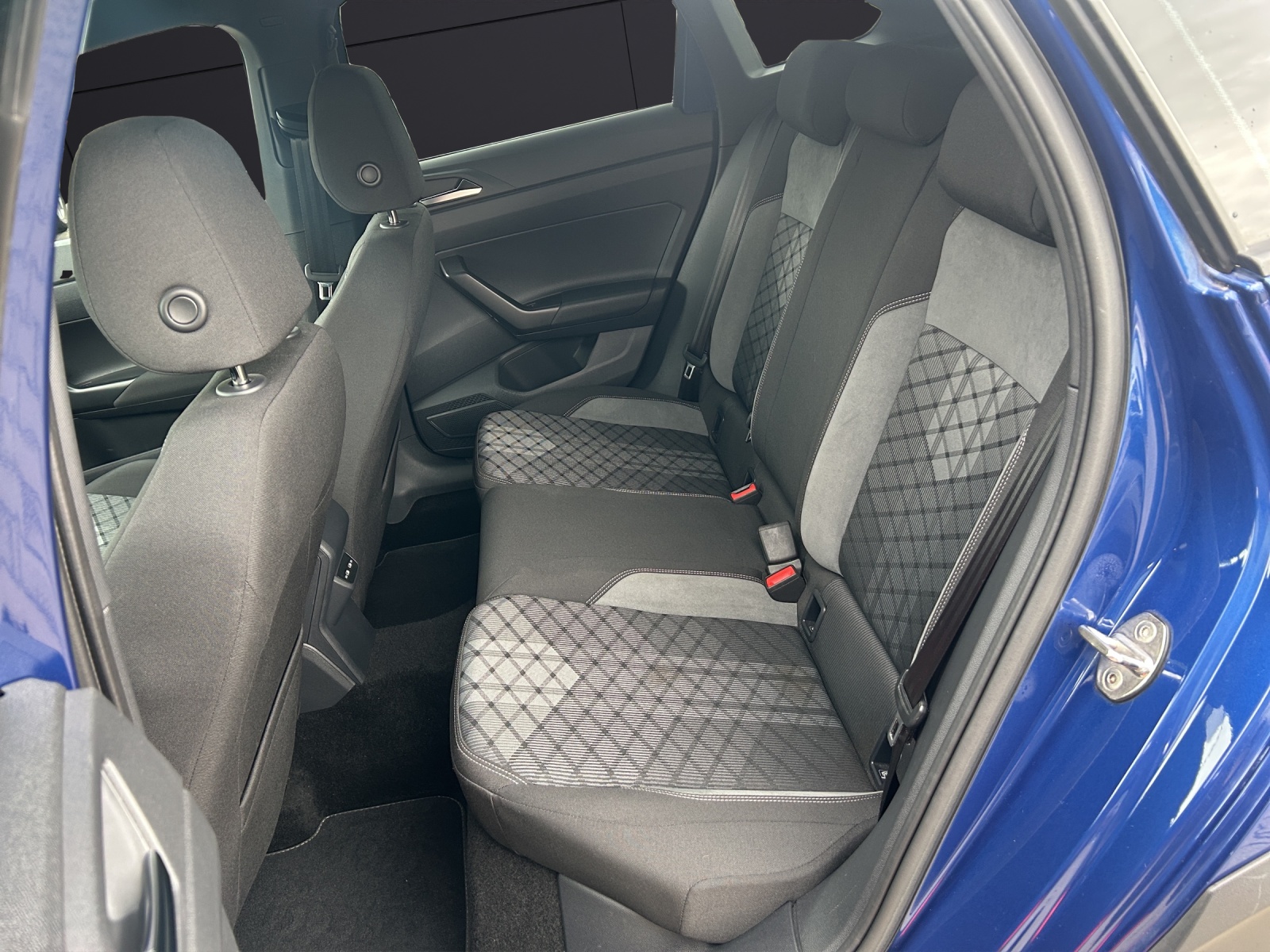 Fahrzeugabbildung Volkswagen Taigo DSG R-Line MATRIX ACC Kamera