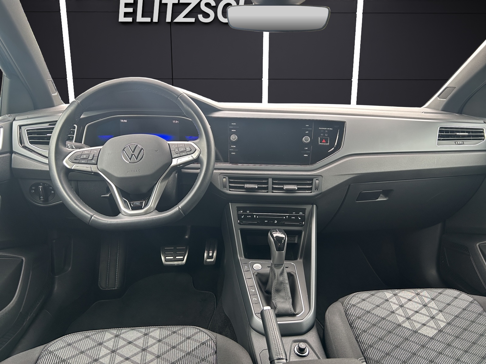 Fahrzeugabbildung Volkswagen Taigo DSG R-Line MATRIX ACC Kamera