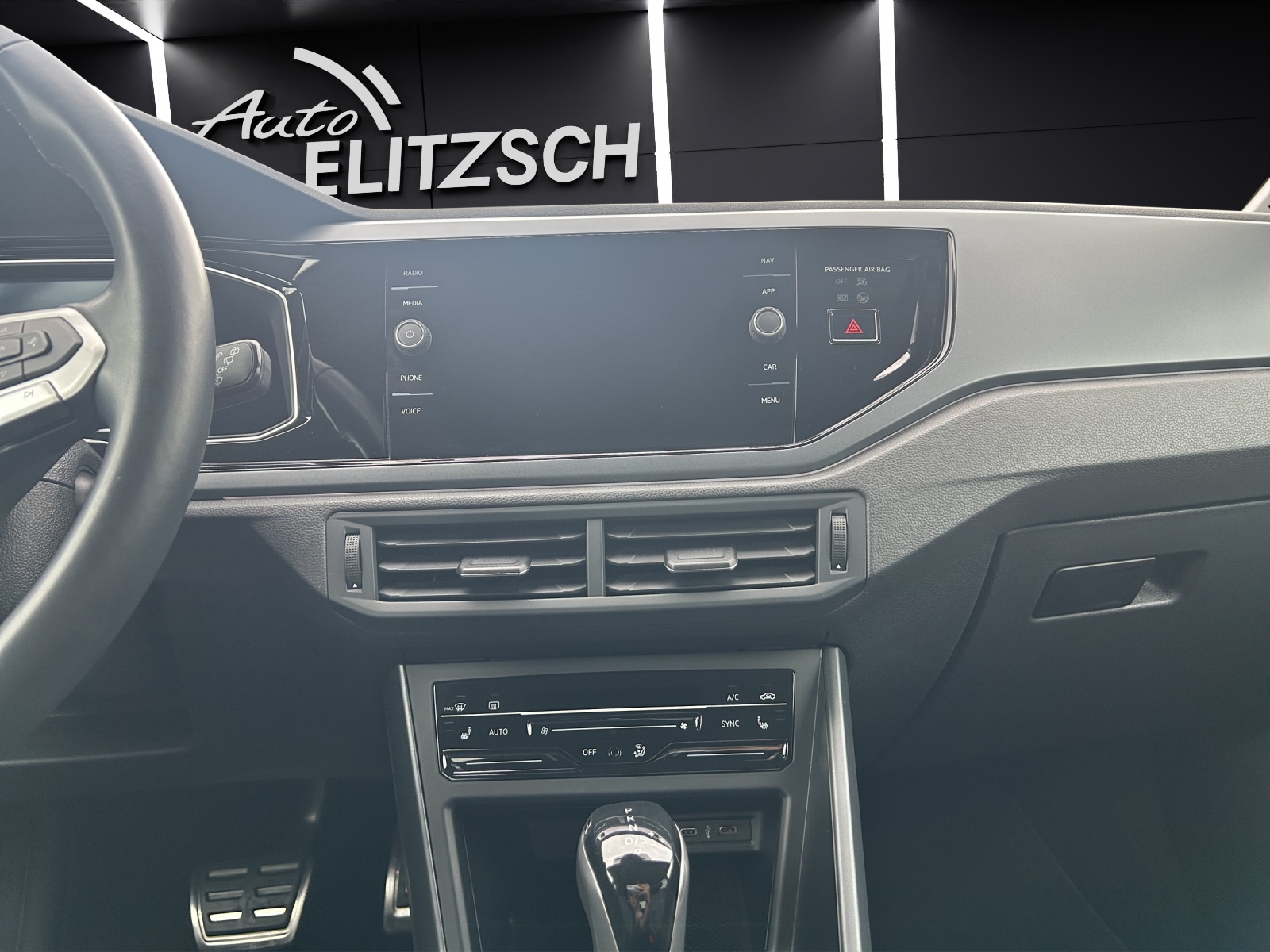 Fahrzeugabbildung Volkswagen Taigo DSG R-Line MATRIX ACC Kamera