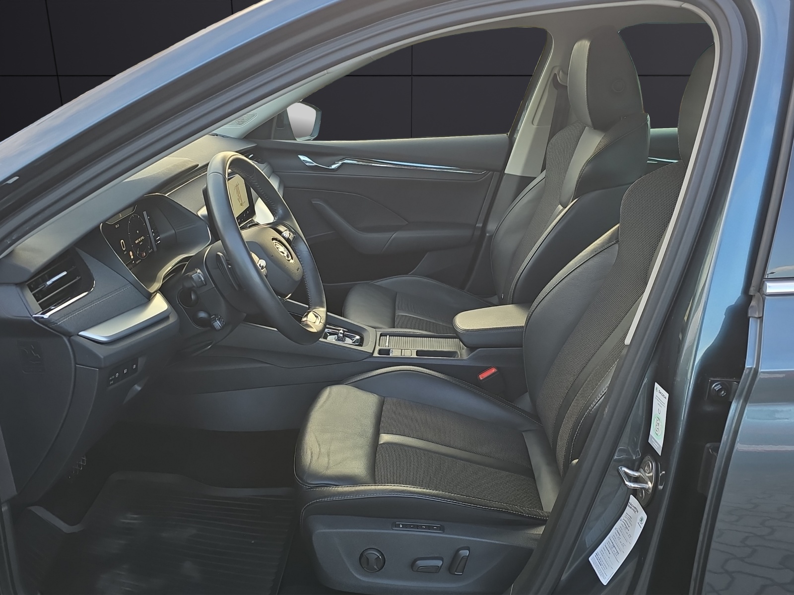 Fahrzeugabbildung SKODA Octavia Combi First Edition iV 1.4 ACC KAMERA LED