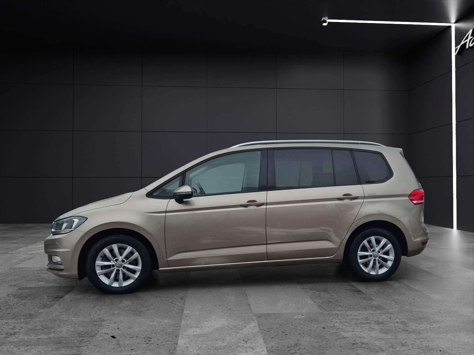Fahrzeugabbildung Volkswagen Touran 2.0 TDI Comfortline DSG ACC Standhzg SHZ RFK