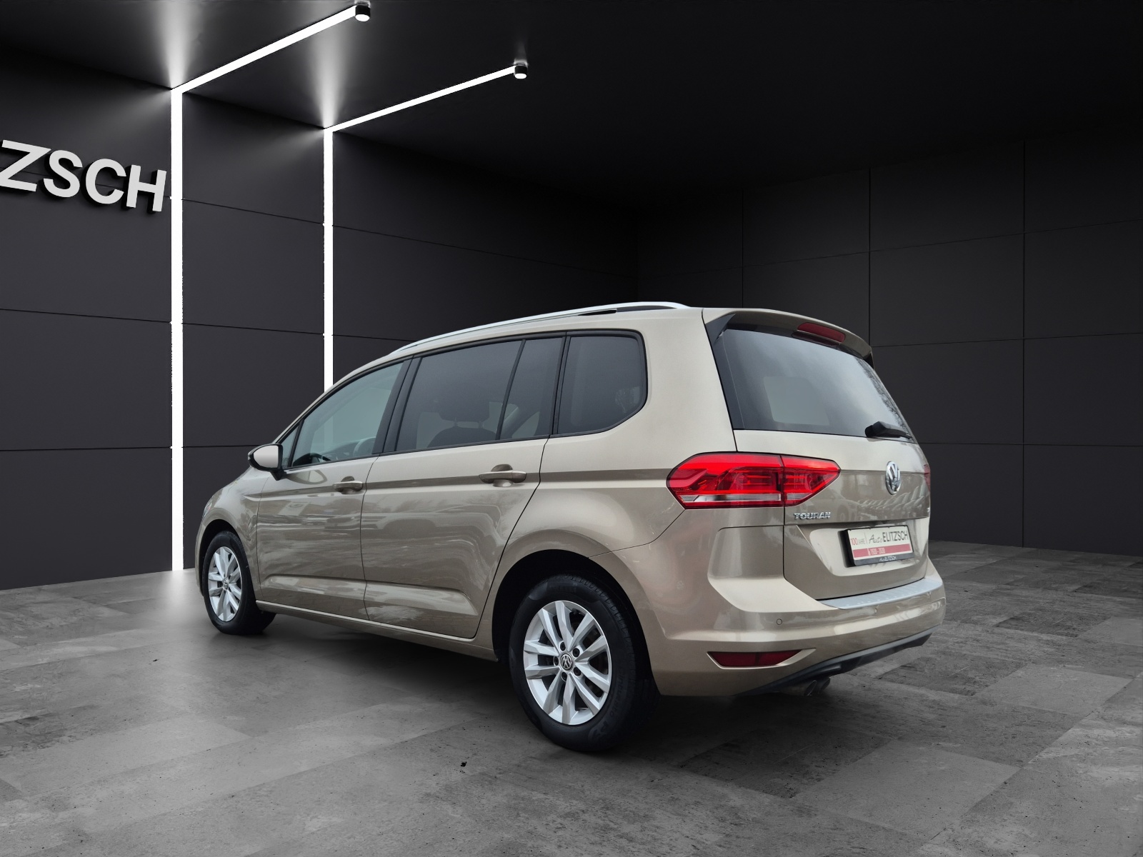 Fahrzeugabbildung Volkswagen Touran 2.0 TDI Comfortline DSG ACC Standhzg SHZ RFK