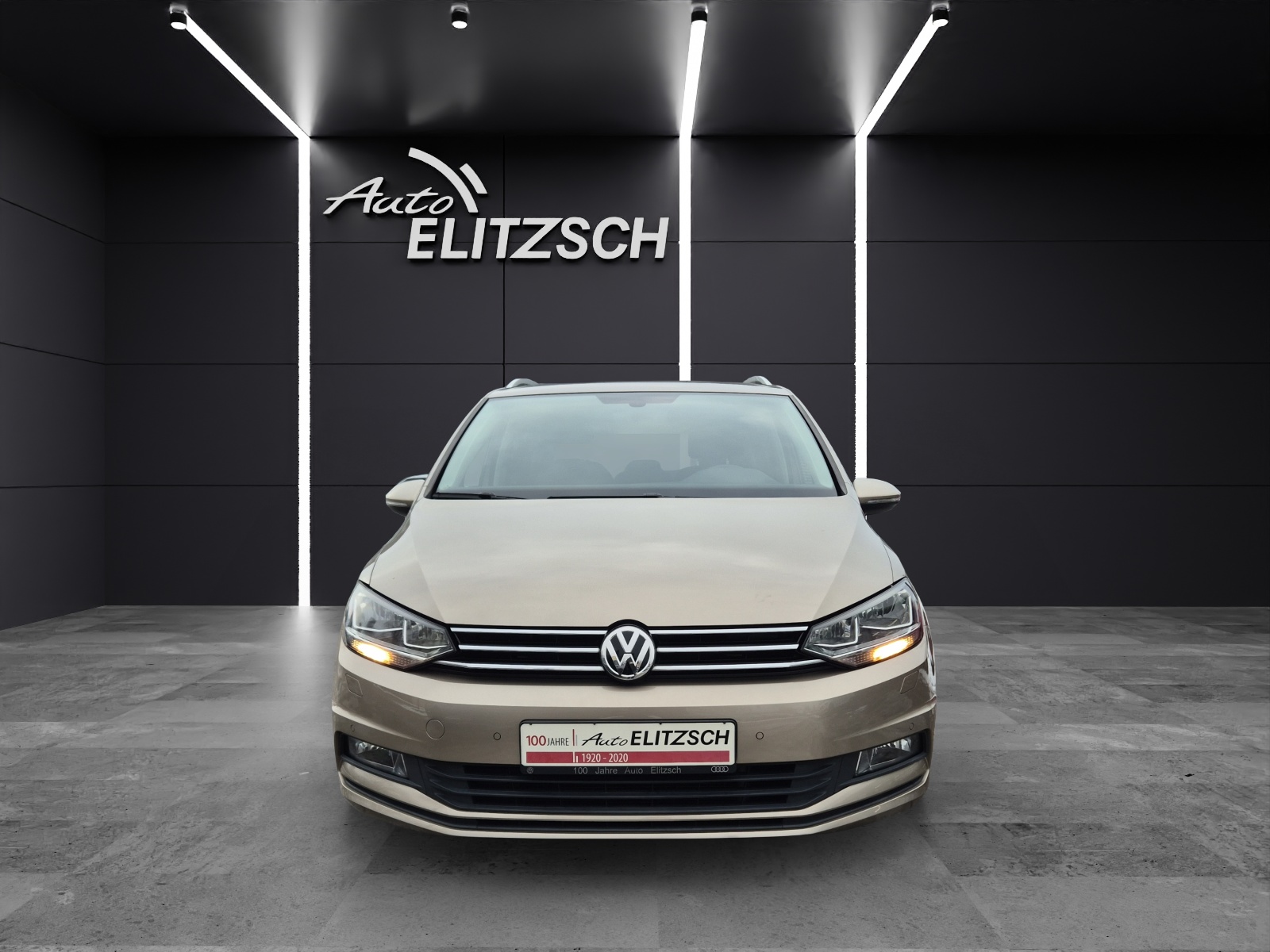 Fahrzeugabbildung Volkswagen Touran 2.0 TDI Comfortline DSG ACC Standhzg SHZ RFK