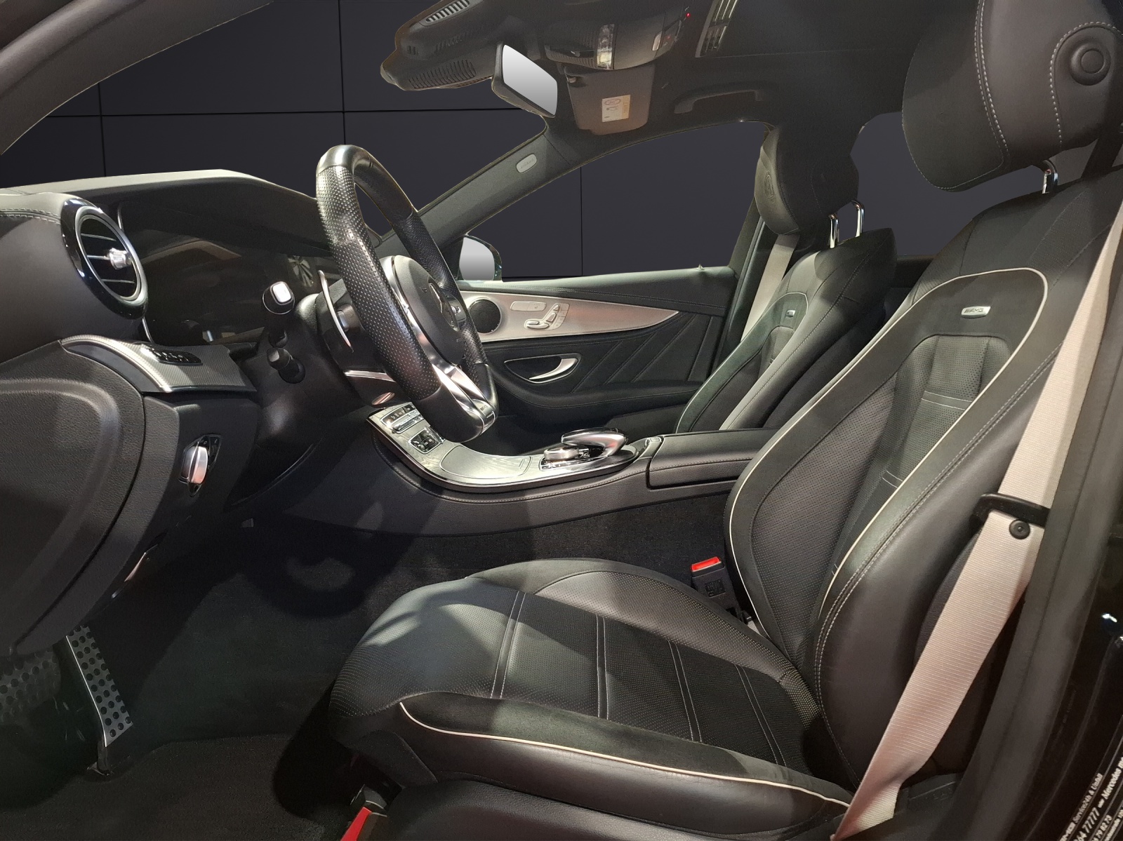 Fahrzeugabbildung Mercedes-Benz E Limousine E 63 S AMG 4Matic+ MultiBeam Navi Pano Sport-AGA