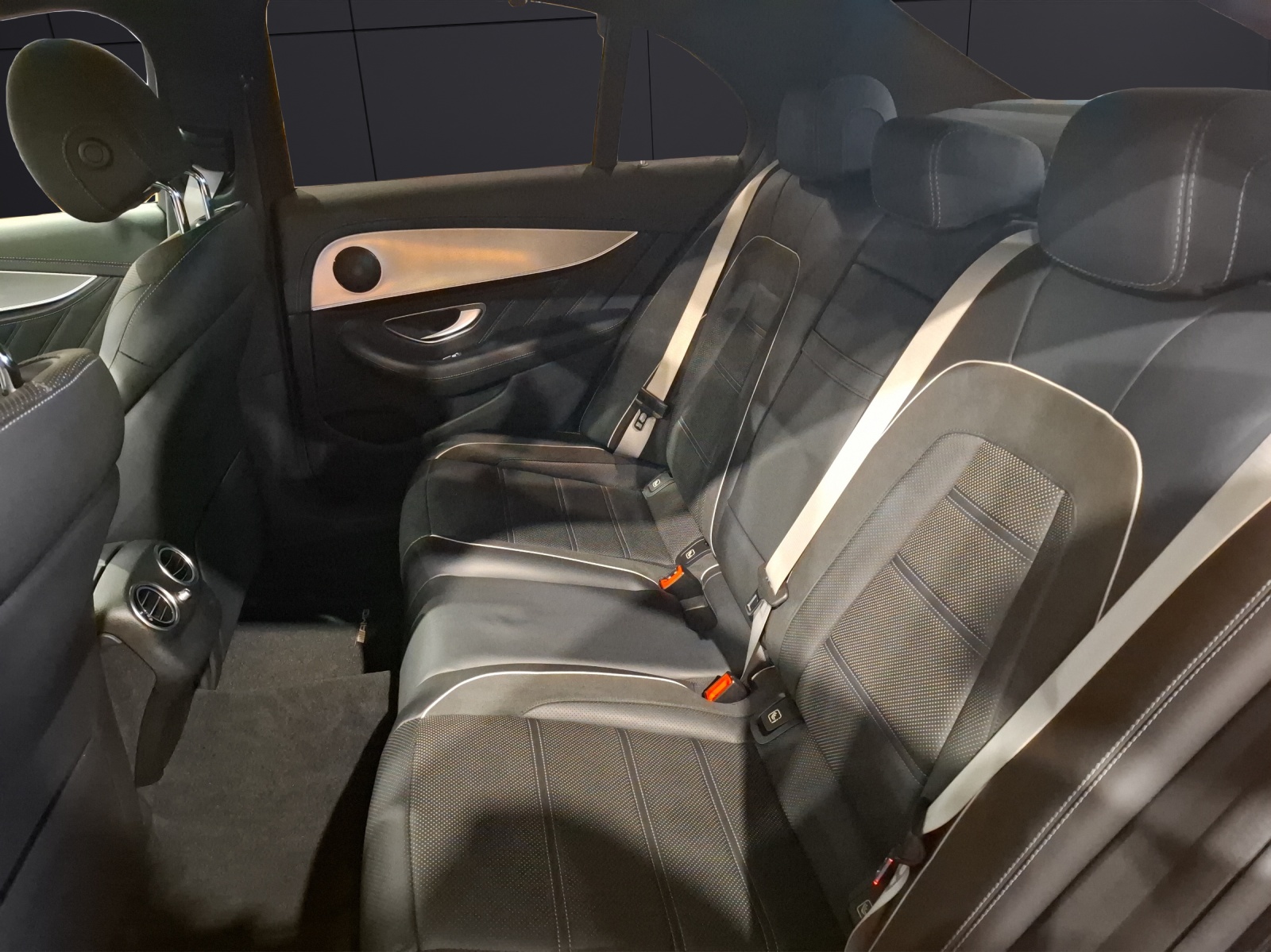 Fahrzeugabbildung Mercedes-Benz E Limousine E 63 S AMG 4Matic+ MultiBeam Navi Pano Sport-AGA