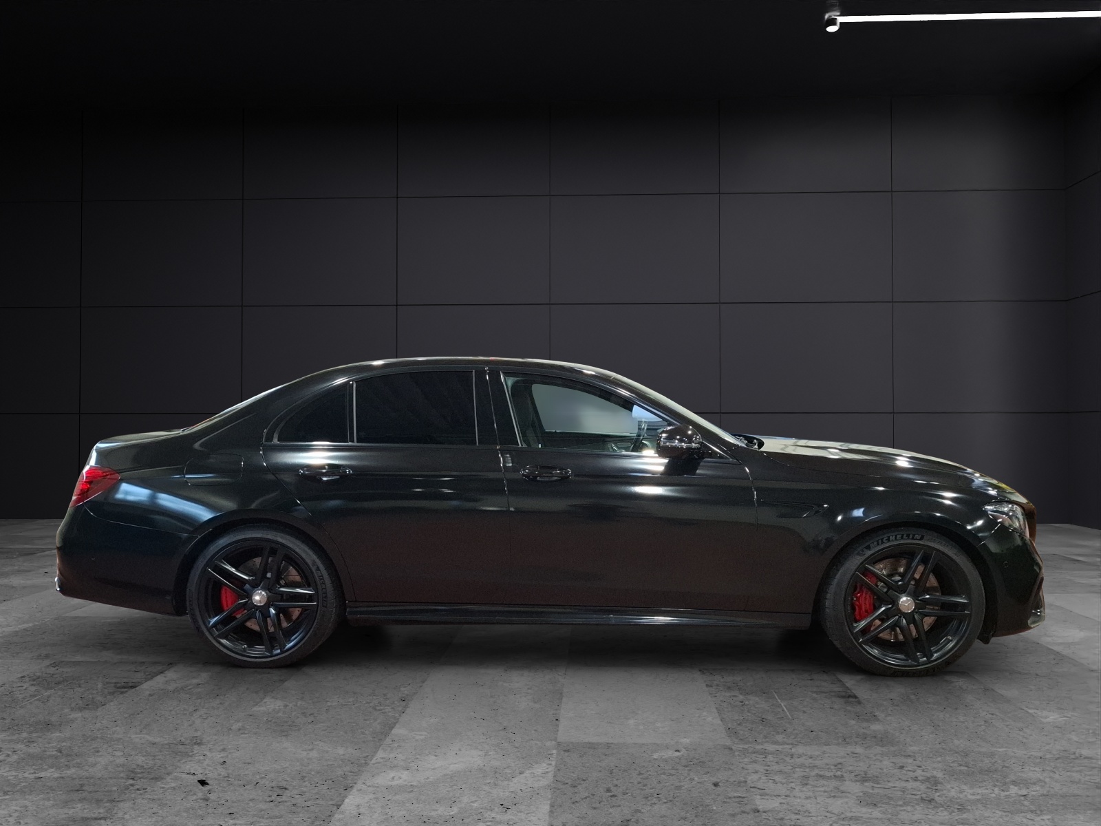 Fahrzeugabbildung Mercedes-Benz E Limousine E 63 S AMG 4Matic+ MultiBeam Navi Pano Sport-AGA