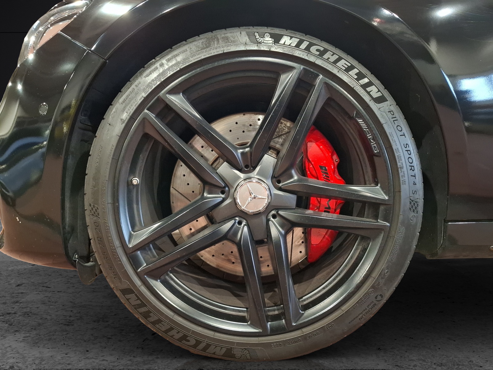 Fahrzeugabbildung Mercedes-Benz E Limousine E 63 S AMG 4Matic+ MultiBeam Navi Pano Sport-AGA