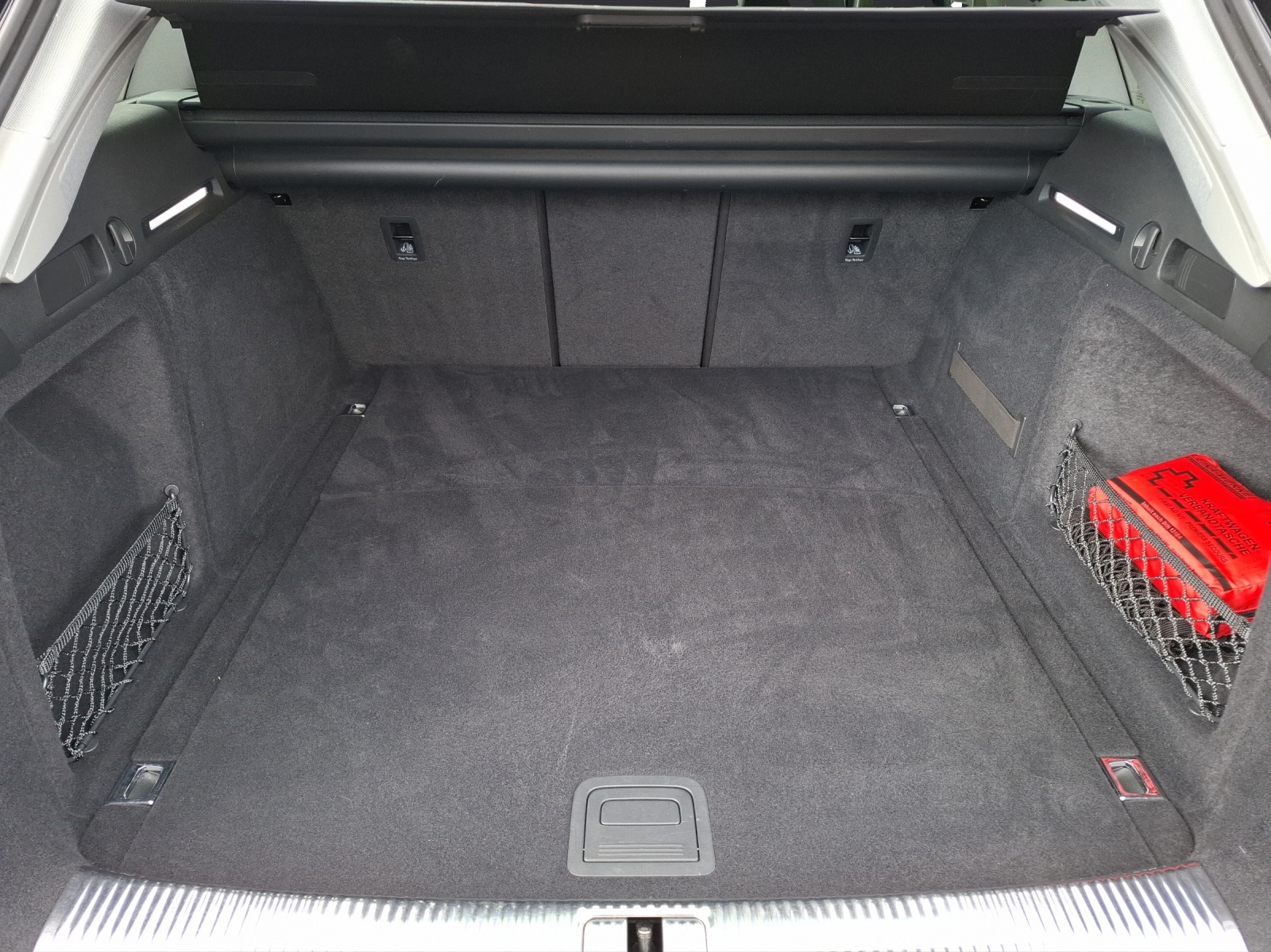 Fahrzeugabbildung Audi A4 Avant 40 TDI advanced S-tronic Navi AVC ACC PDC SH