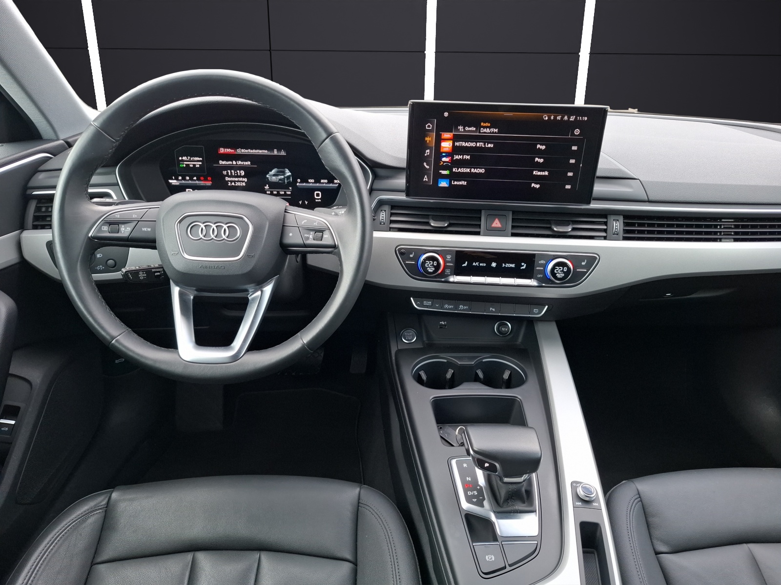 Fahrzeugabbildung Audi A4 Avant 40 TDI advanced S-tronic Navi AVC ACC PDC SH