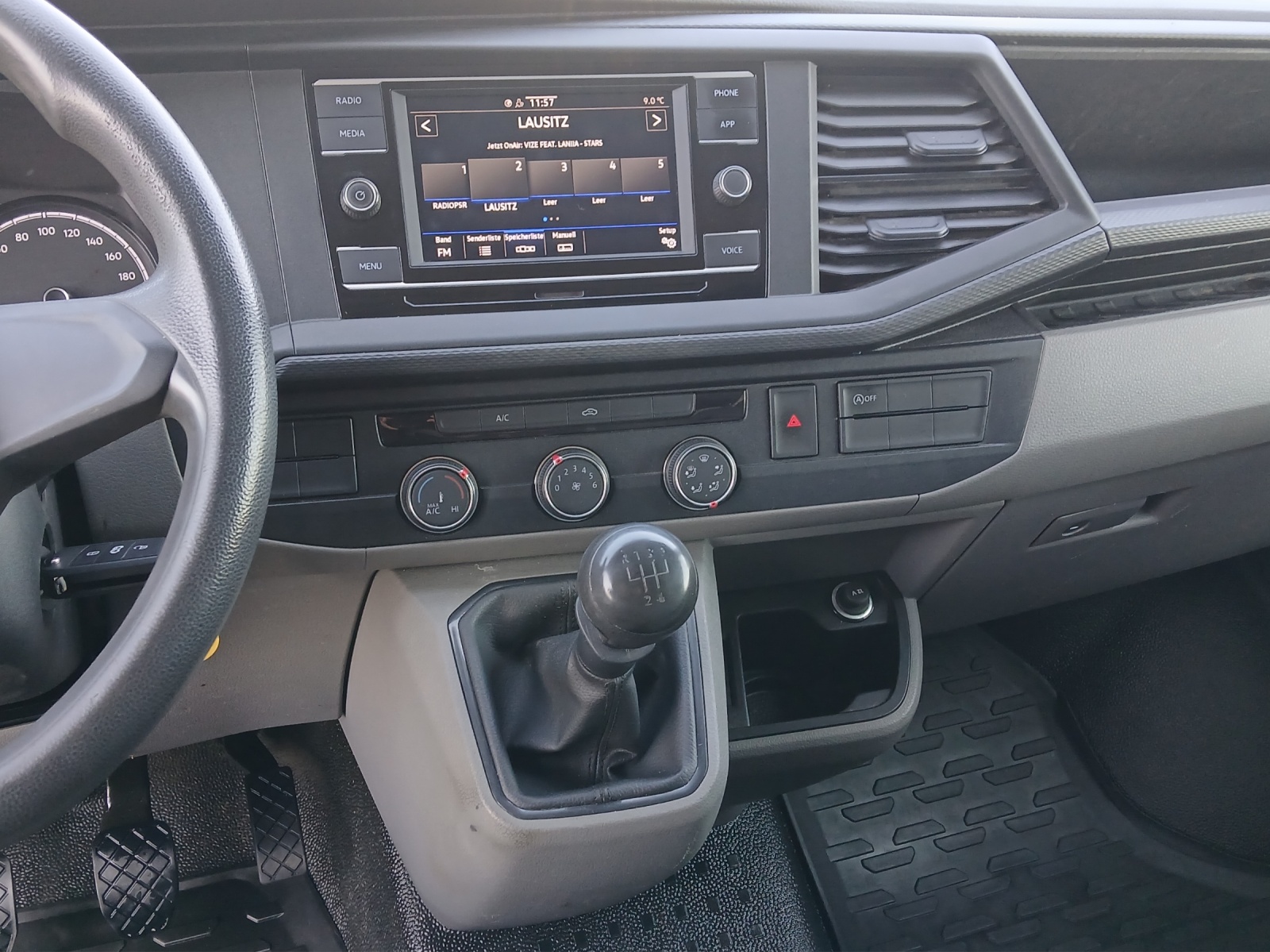 Fahrzeugabbildung Volkswagen T6 Transporter T6.1 TDI EcoProfi LR AHK Klima