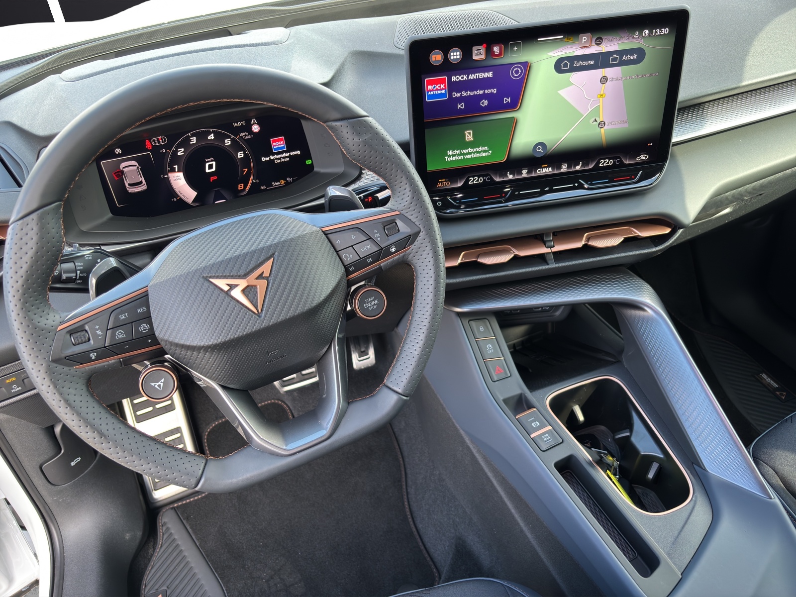 Fahrzeugabbildung CUPRA Terramar 2.0 TSI DSG 4x4 AHZ Matrix LED Pano Keyless SH