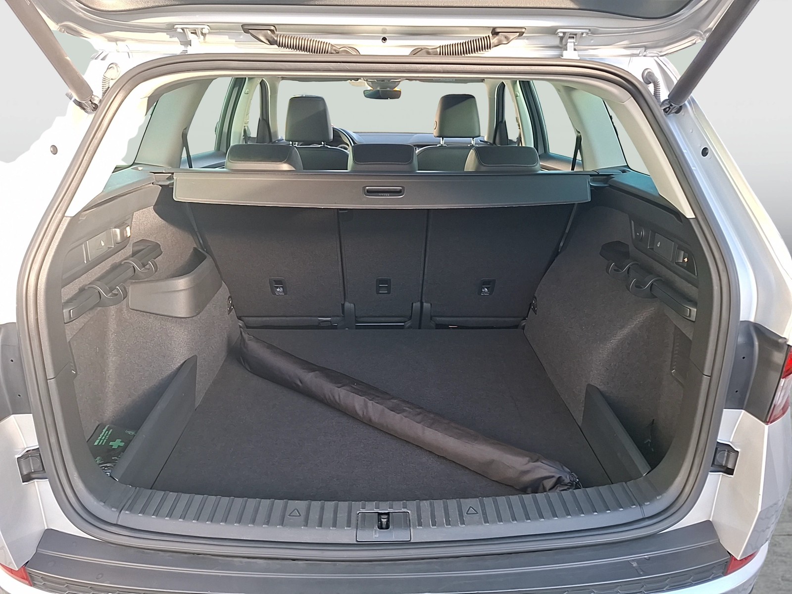 Fahrzeugabbildung SKODA Kodiaq TSI Style 4x4 LED AHK ACC Navi Pano RFK SHZ