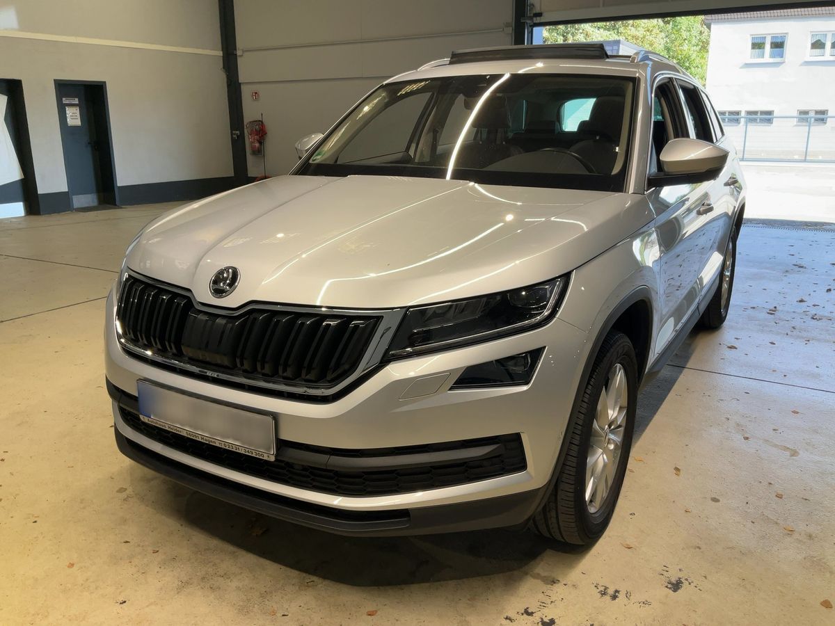 Fahrzeugabbildung SKODA Kodiaq TSI Style 4x4 LED AHK ACC Navi Pano RFK SHZ