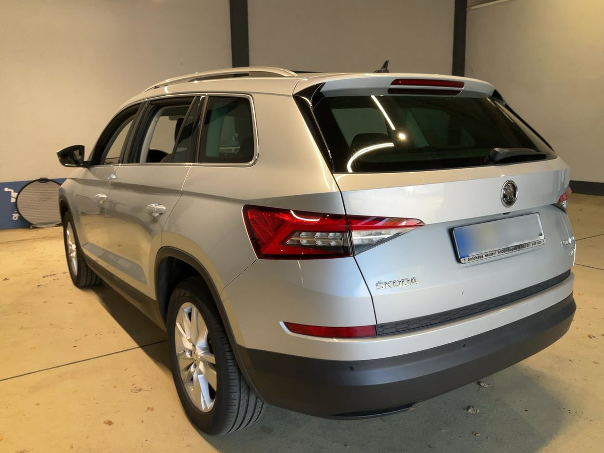 Fahrzeugabbildung SKODA Kodiaq TSI Style 4x4 LED AHK ACC Navi Pano RFK SHZ