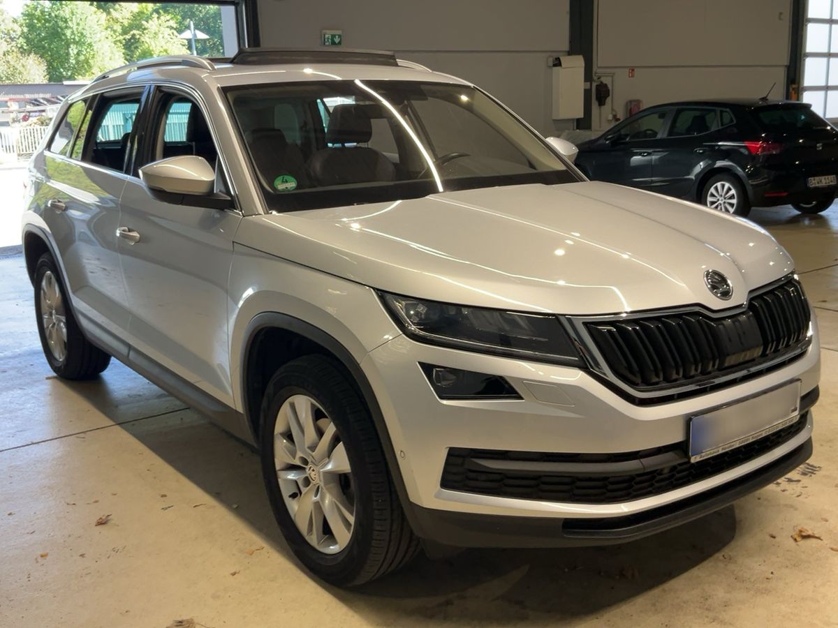 Fahrzeugabbildung SKODA Kodiaq TSI Style 4x4 LED AHK ACC Navi Pano RFK SHZ