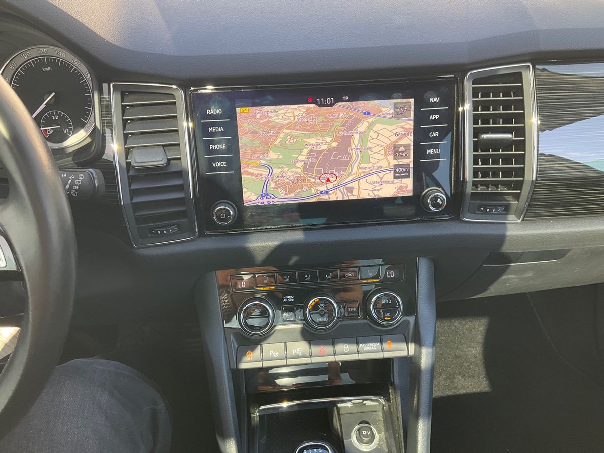 Fahrzeugabbildung SKODA Kodiaq TSI Style 4x4 LED AHK ACC Navi Pano RFK SHZ