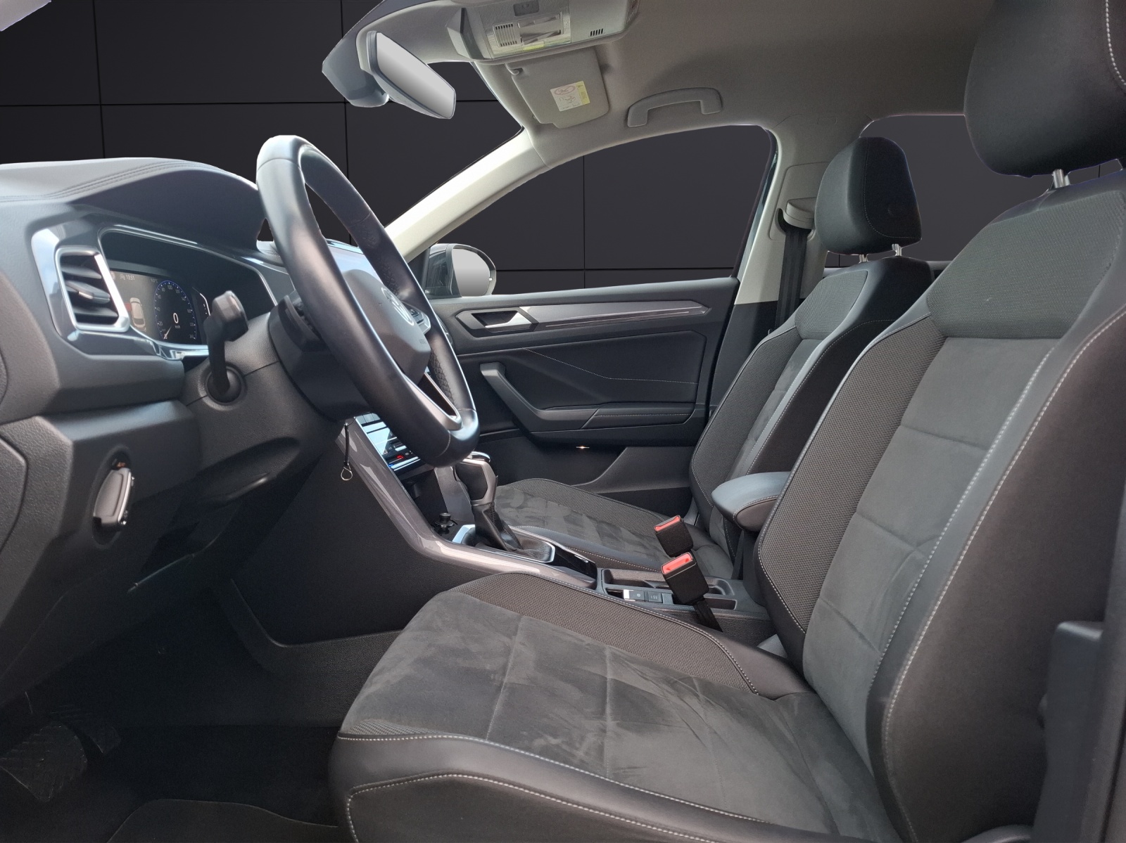 Fahrzeugabbildung Volkswagen T-Roc TSI Style DSG LED Navi AID ACC Park-Assist SH