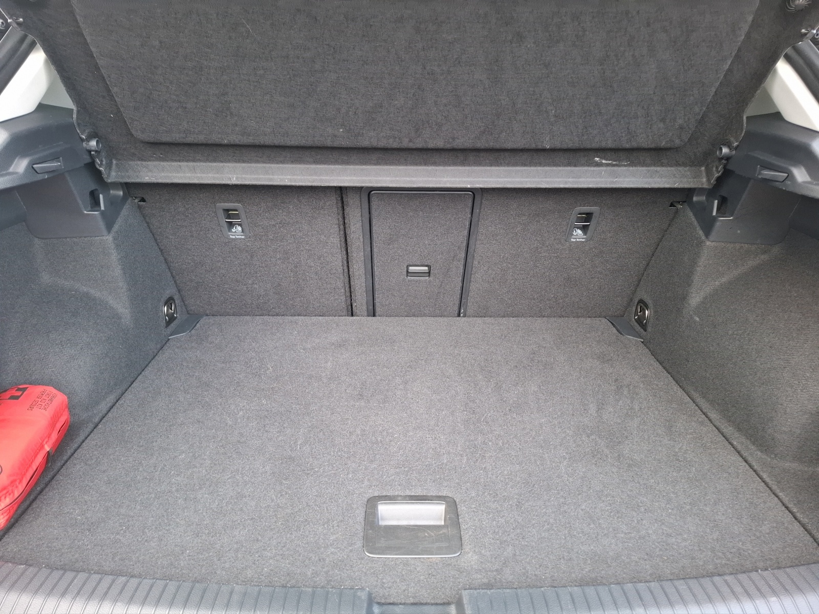 Fahrzeugabbildung Volkswagen T-Roc TSI Style DSG LED Navi AID ACC Park-Assist SH