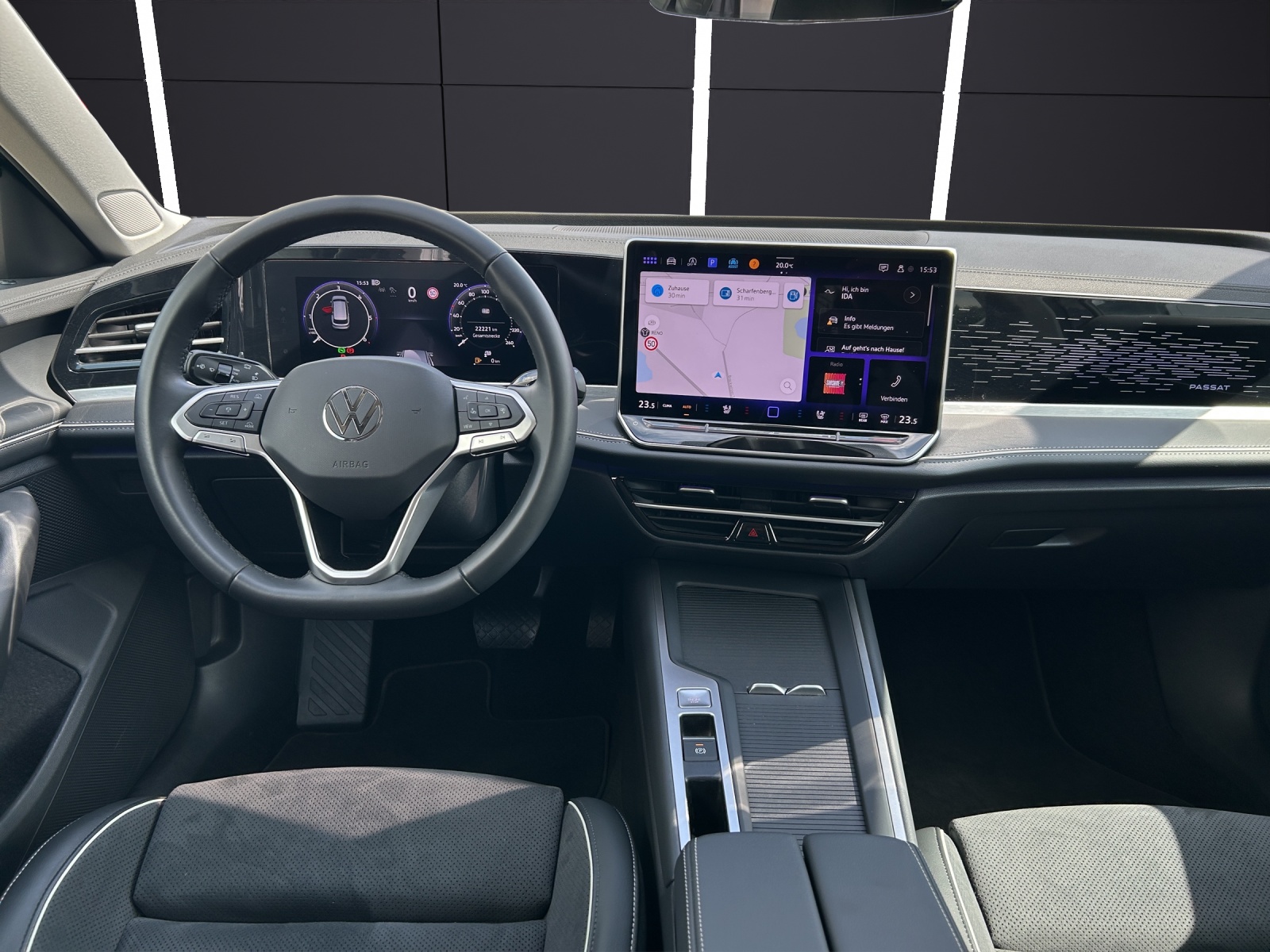 Fahrzeugabbildung Volkswagen Passat Variant Business TDI DSG LED ACC AHK SHZ Massage AreaView Navi