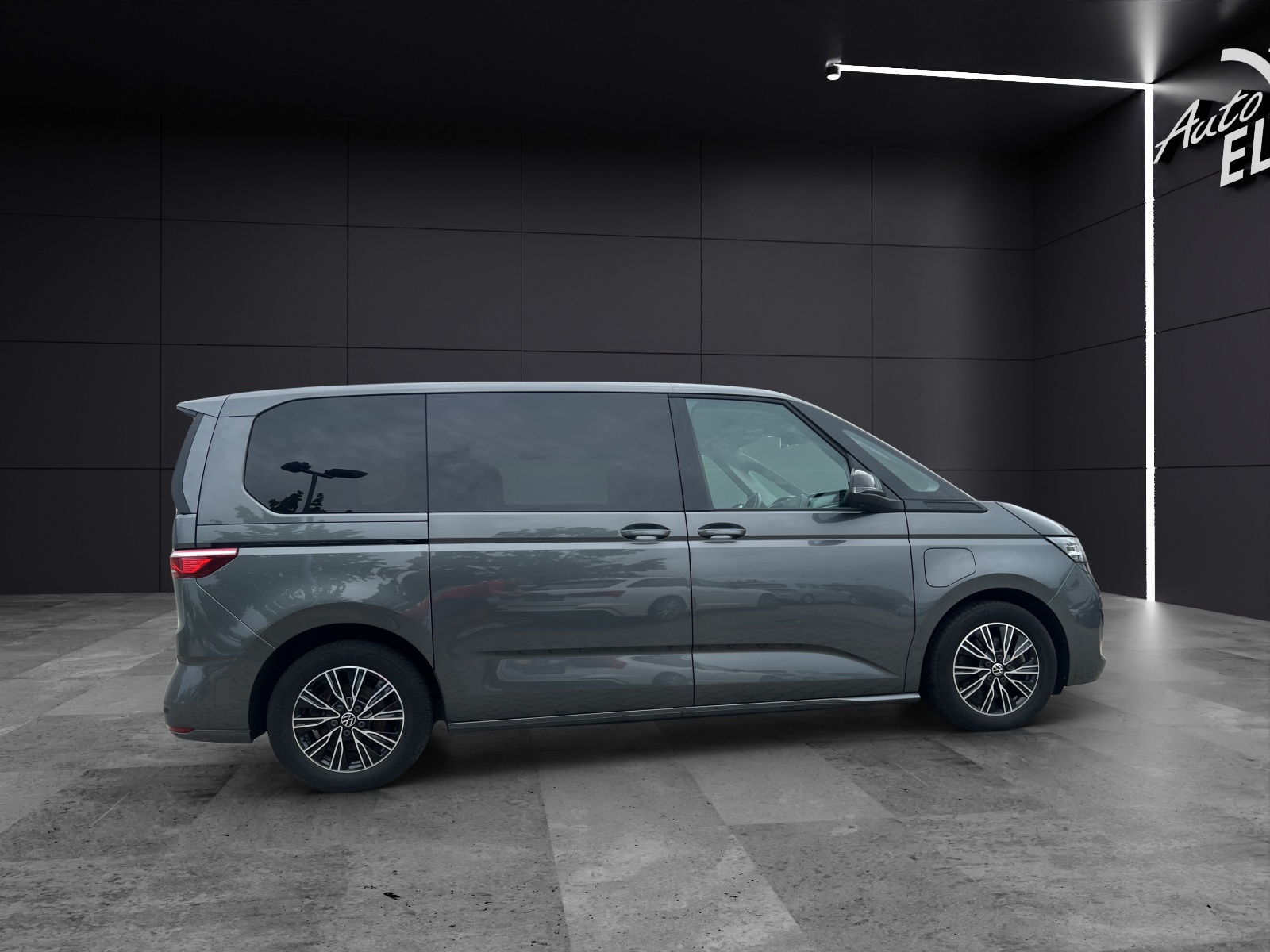 Fahrzeugabbildung Volkswagen T7 Multivan eHybrid Life Standhzg. LED AHK Navi AID ACC RFK SH