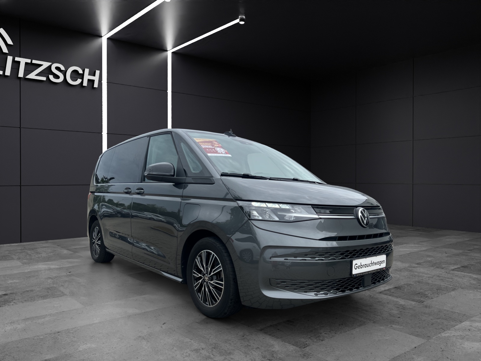 Fahrzeugabbildung Volkswagen T7 Multivan eHybrid Life Standhzg. LED AHK Navi AID ACC RFK SH